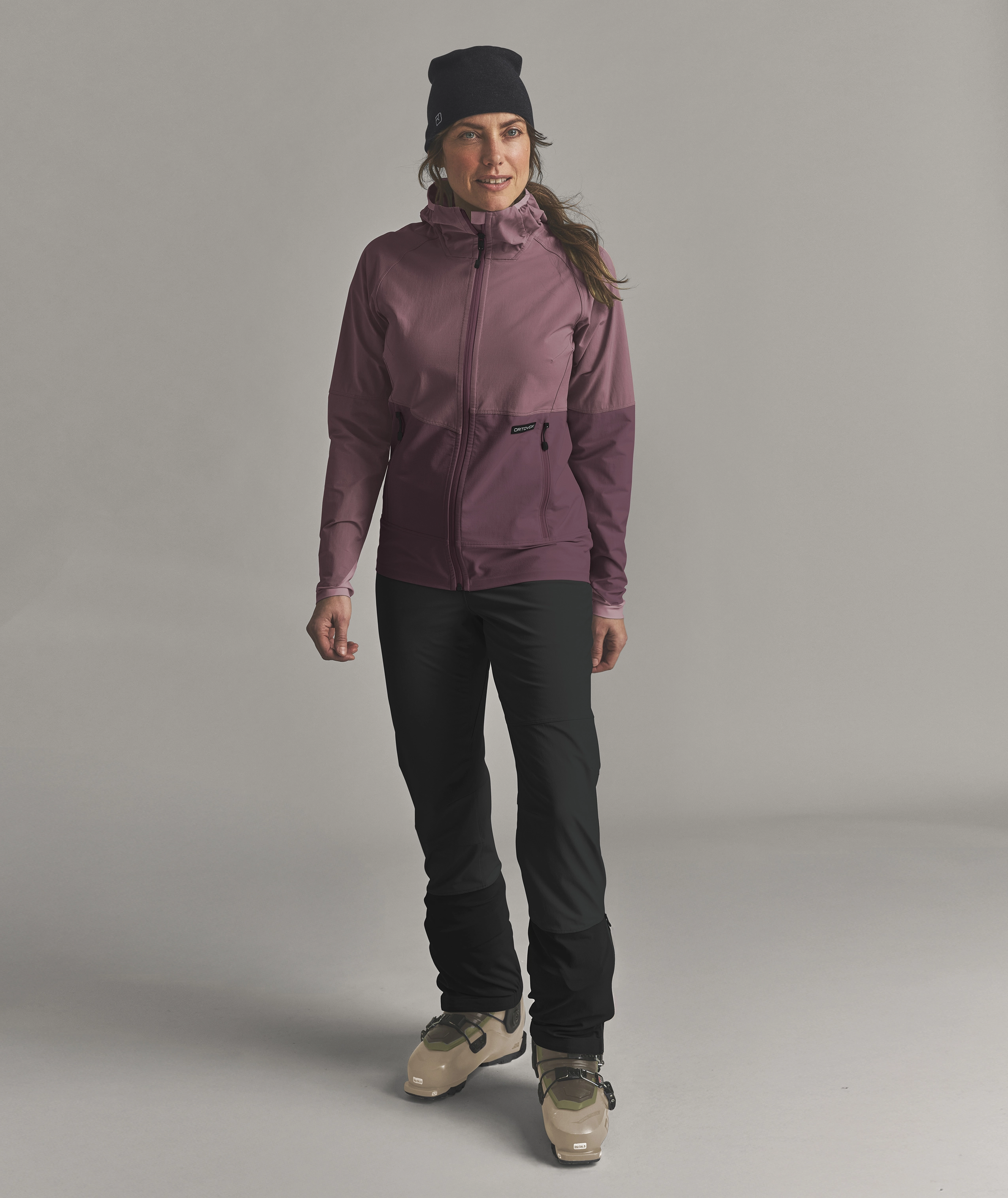 VENET SOFTSHELL HOODED JKT W VENET SOFTSHELL HOODED JKT W