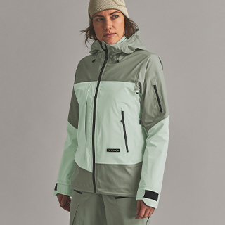 <p style="text-align: center;">In snow and rain – extremely weatherproof</p>