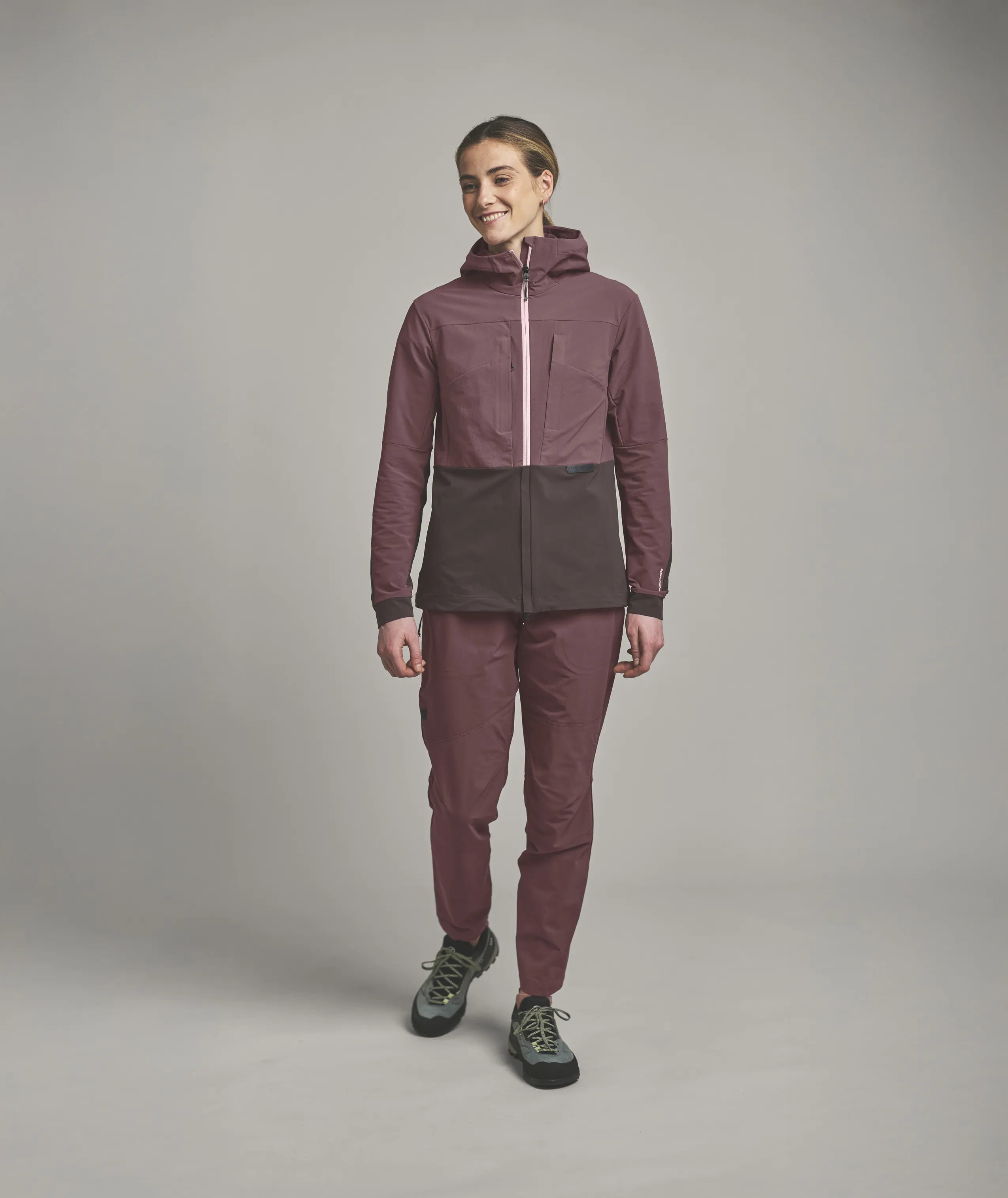 70647-TRAD_PLUS_PANTS_W-D-01.jpg 70647-TRAD_PLUS_PANTS_W-D-01.jpg