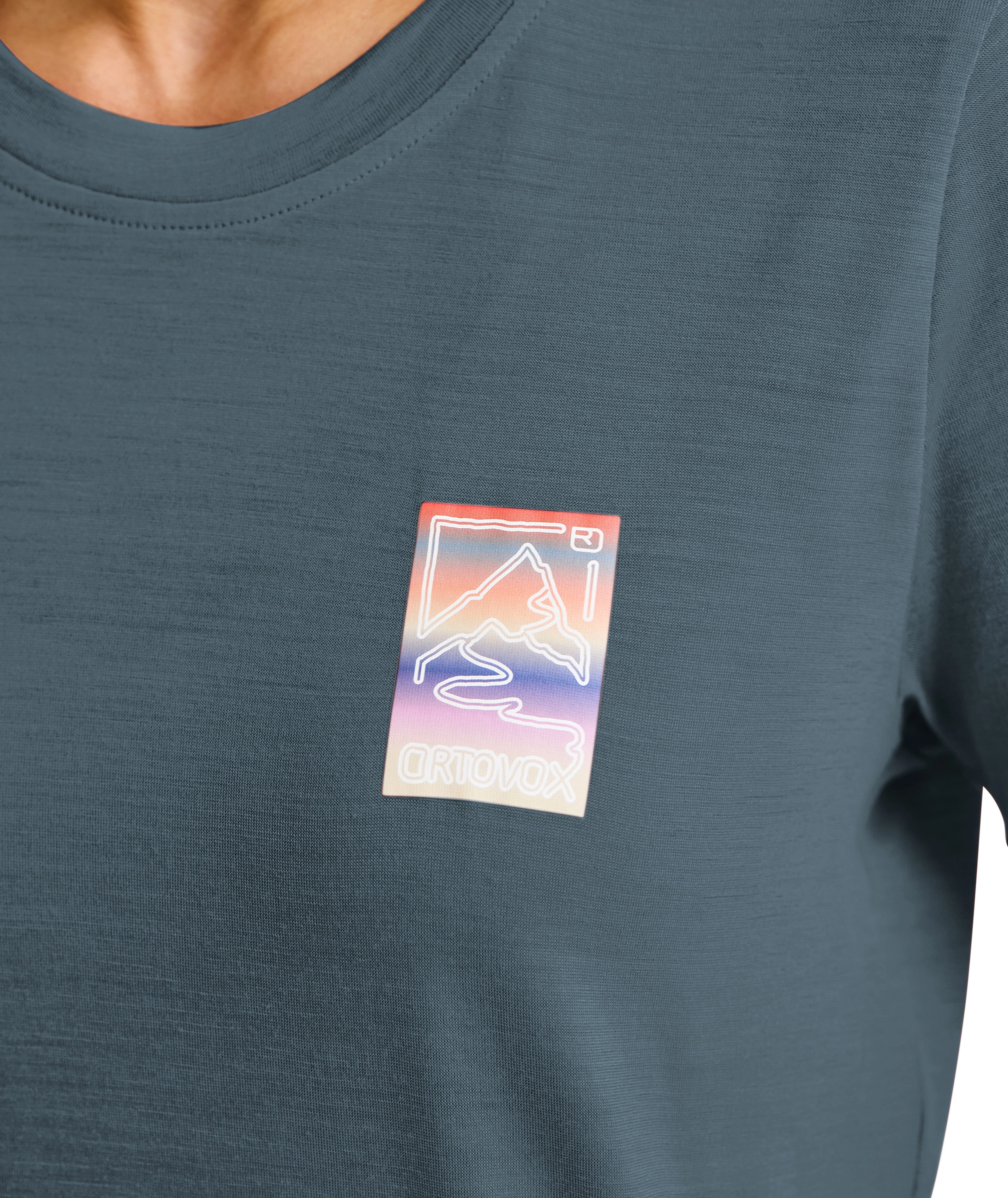 88205-87801-140_COOL_MTN_GRADIENT_TS_W-D-01.jpg 88205-87801-140_COOL_MTN_GRADIENT_TS_W-D-01.jpg