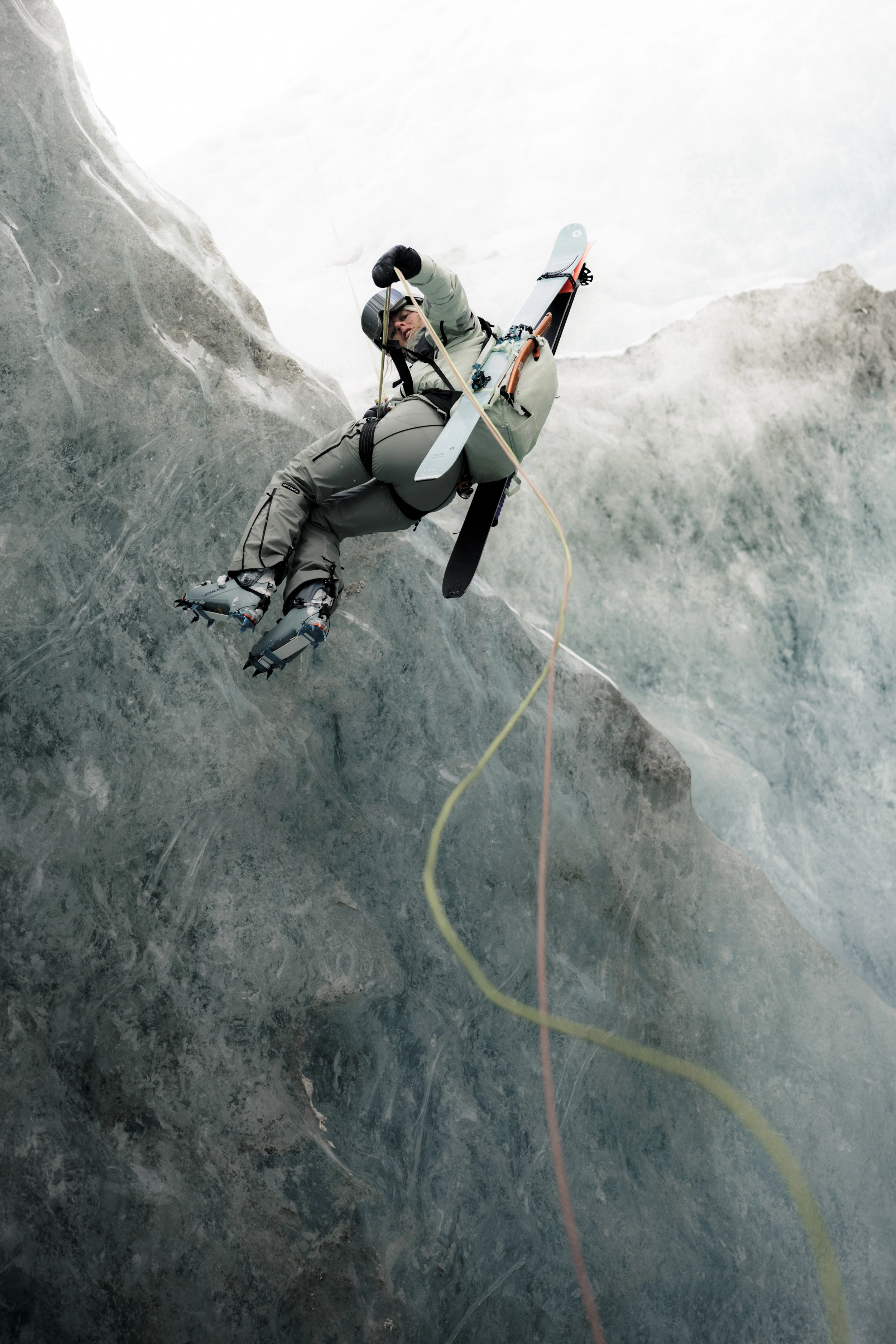 DB_9916_SKITOUR_WS2627_Charmonix_MaxDraeger_MedRes ice climbing, mountaineering, ski boots, axes, rope