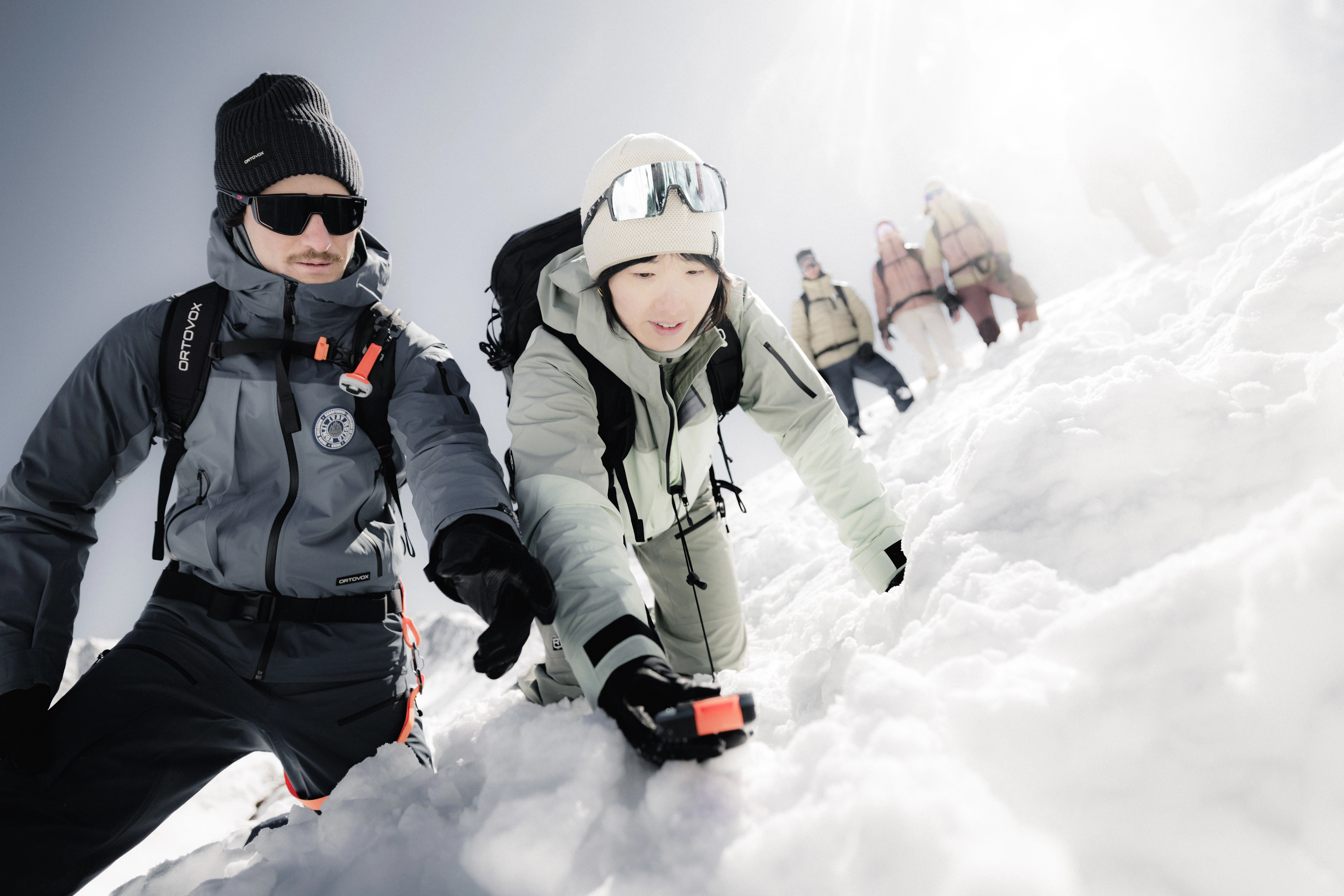 DA_2792_SAFETY SNOW_Stubai_WS2627_MaxDraeger_MedRes skiing, snow, mountain, hikers, outdoor
