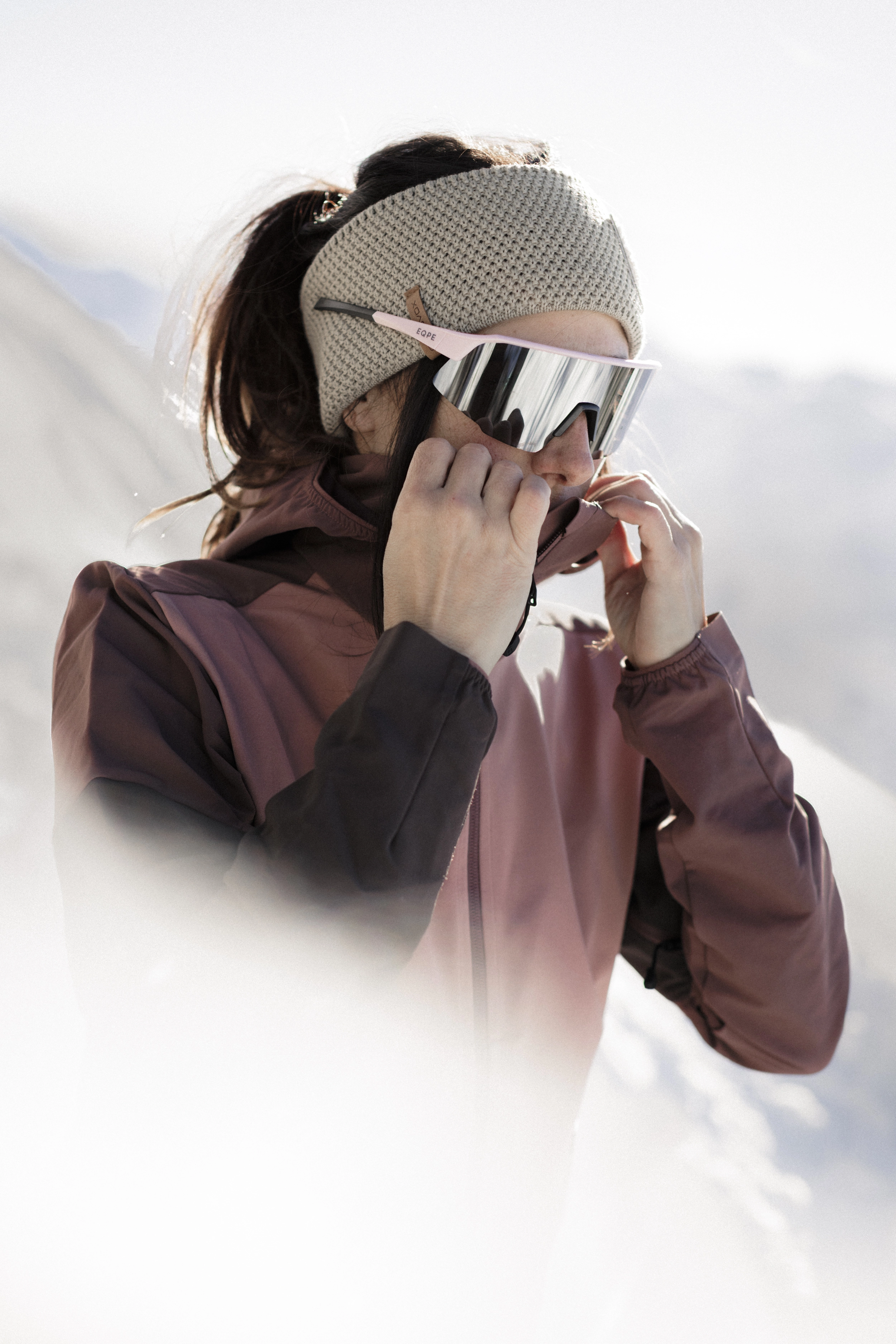 DA_7761_SKITOUR_WS2627_Hochfgen_MaxDraeger_MedRes skiing, snow, goggles, headband, jacket