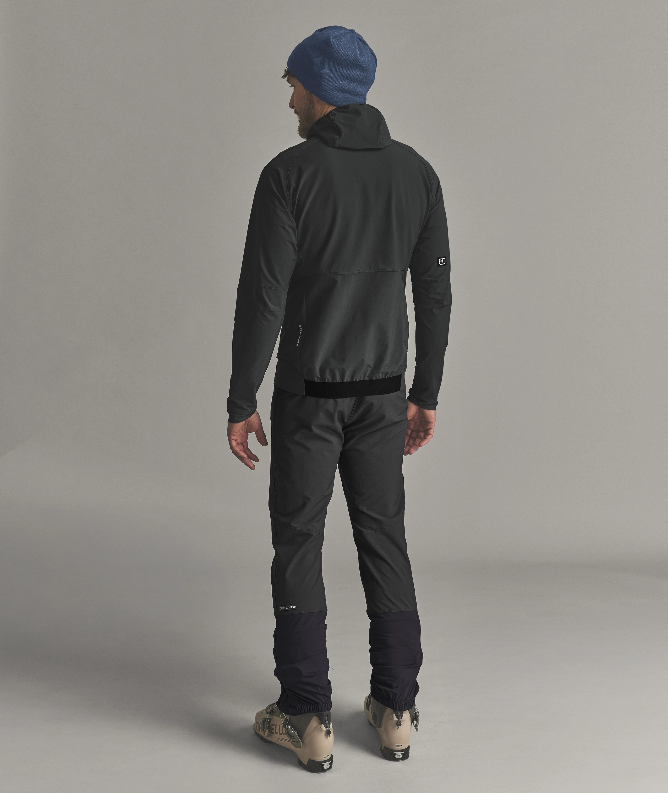 VENET SOFTSHELL HOODED JKT M