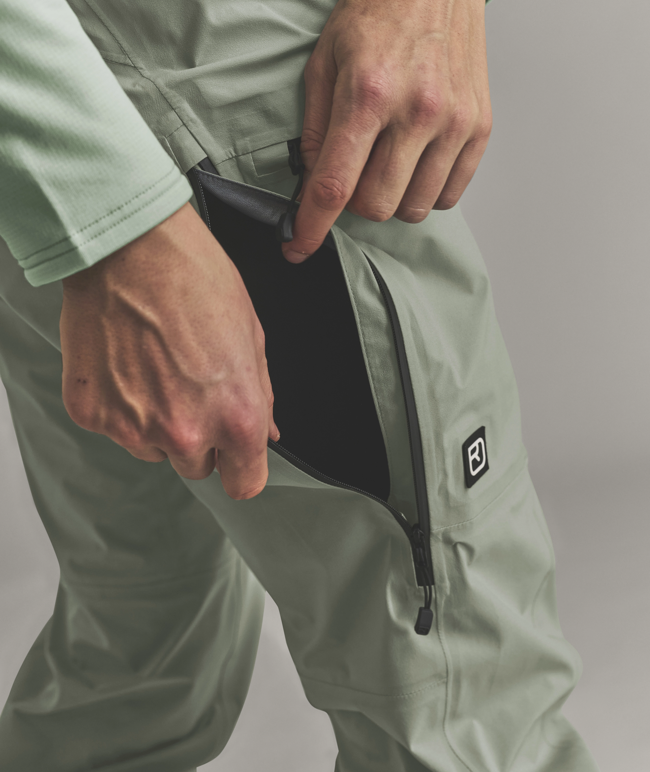 ORTLER GORE-TEX PANTS W
