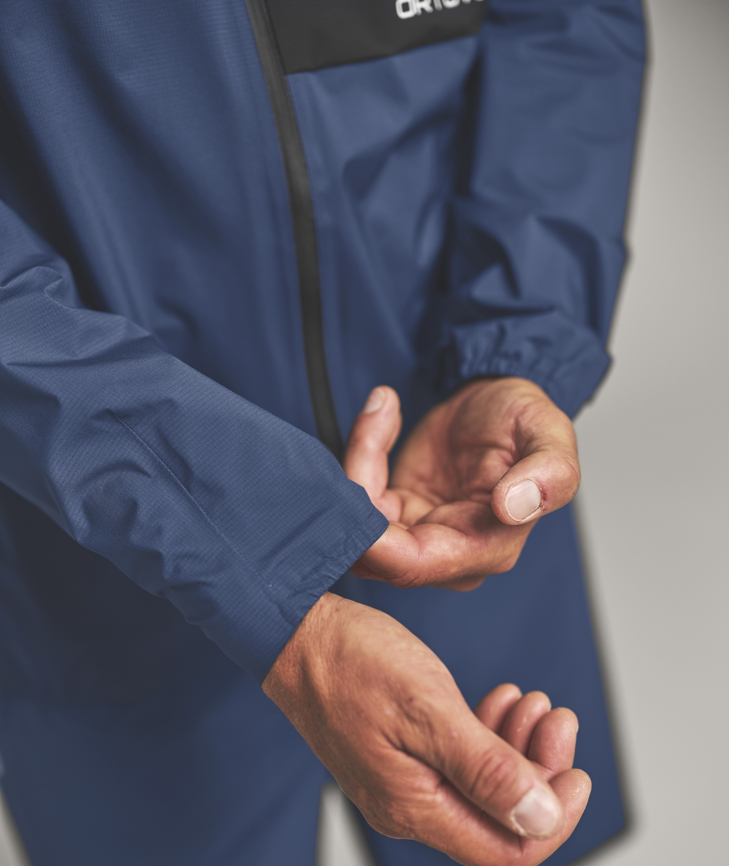 62764-TRACE_2_5L_JACKET_M-D-04.jpg 62764-TRACE_2_5L_JACKET_M-D-04.jpg