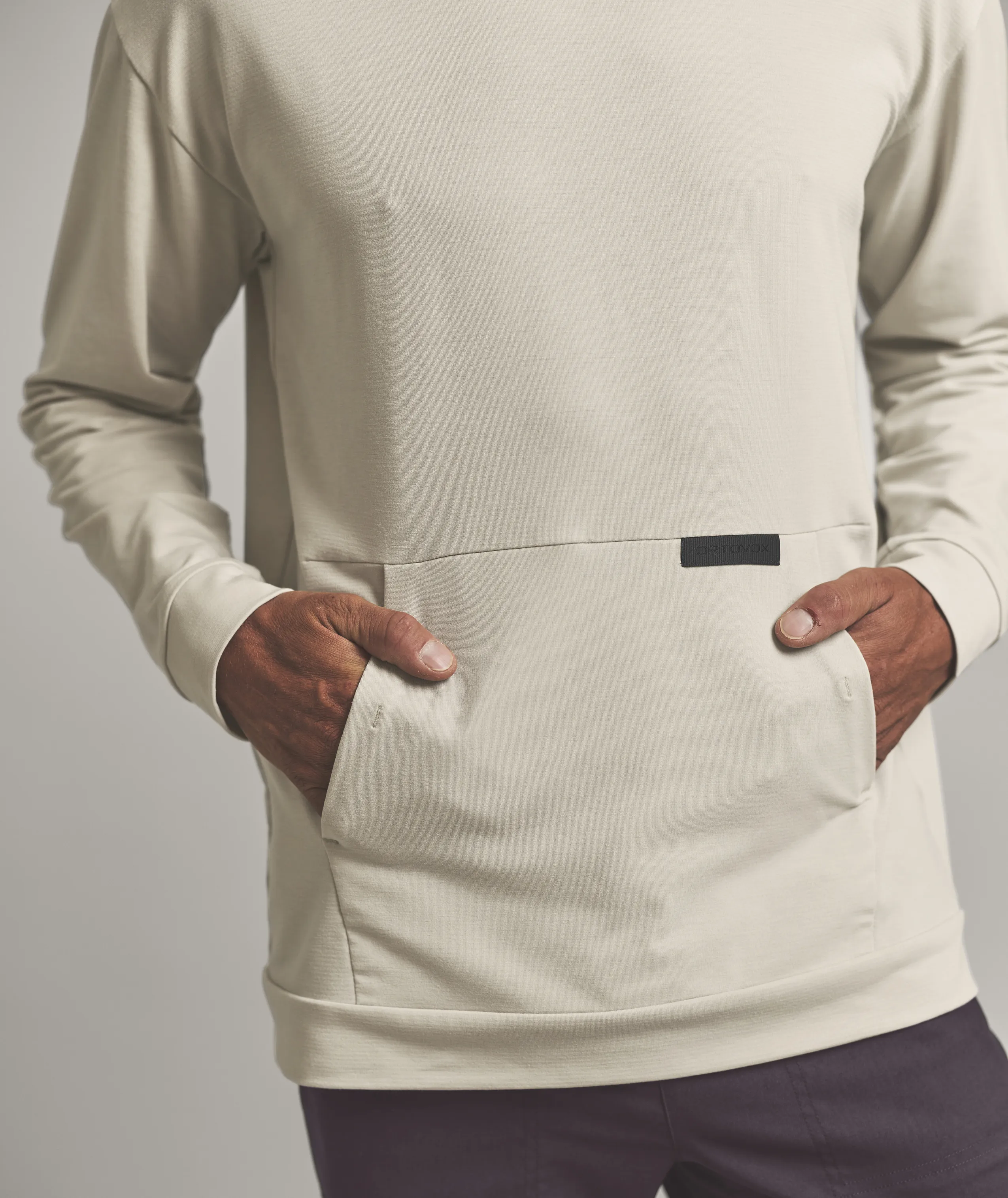 87125-AFFINITY_CREW_NECK_M-D-03.jpg 87125-AFFINITY_CREW_NECK_M-D-03.jpg