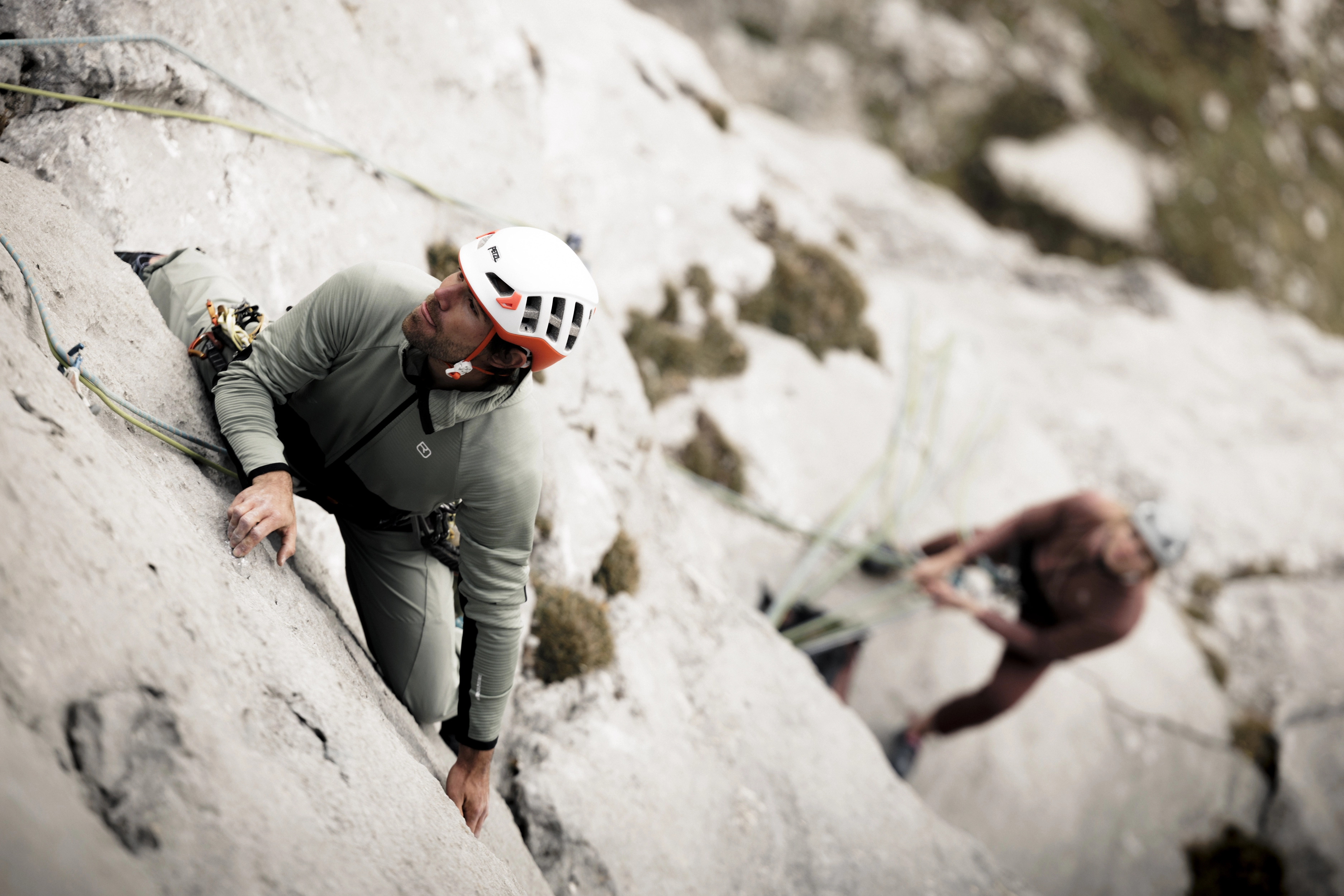 DA_2902_TRAD_SS26_Schsselkar_MaxDraeger_MedRes rock climbing, climber, rock sport, helmet, harness