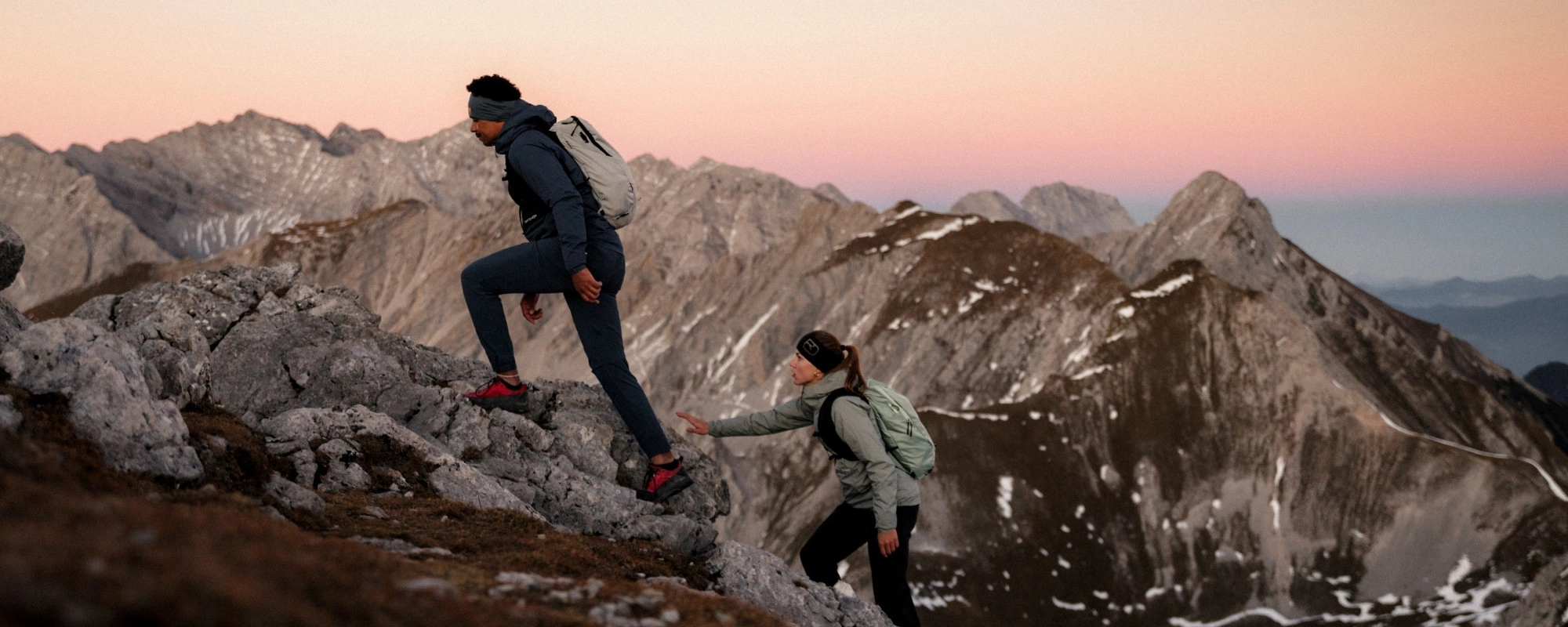 ORTOVOX_Startseite_ShortsPants_Header_Desktop hiking, mountain, backpack, outdoor, terrain