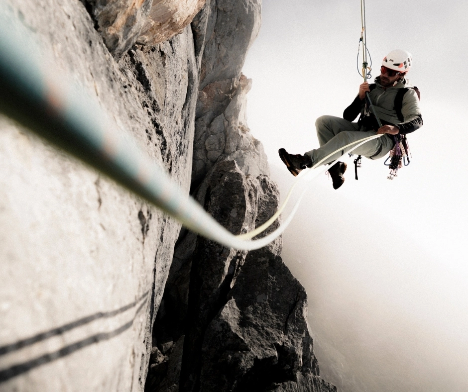 ORTOVOX_Header_Brand_w2627_Mobile rock climbing, climber, rope, helmet, harness