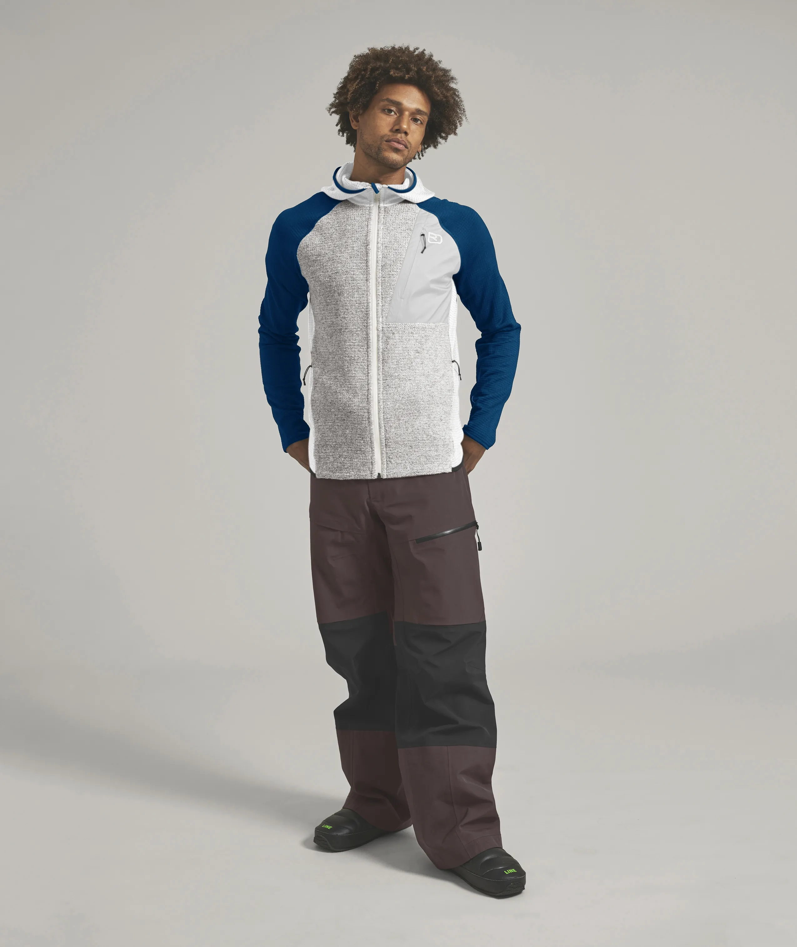 FLEECE GP CLASSIC KNIT HOODY M Coat, Long Sleeve, Jacket, Person, Pants, Coat, Long Sleeve, Jacket, Person, Pants