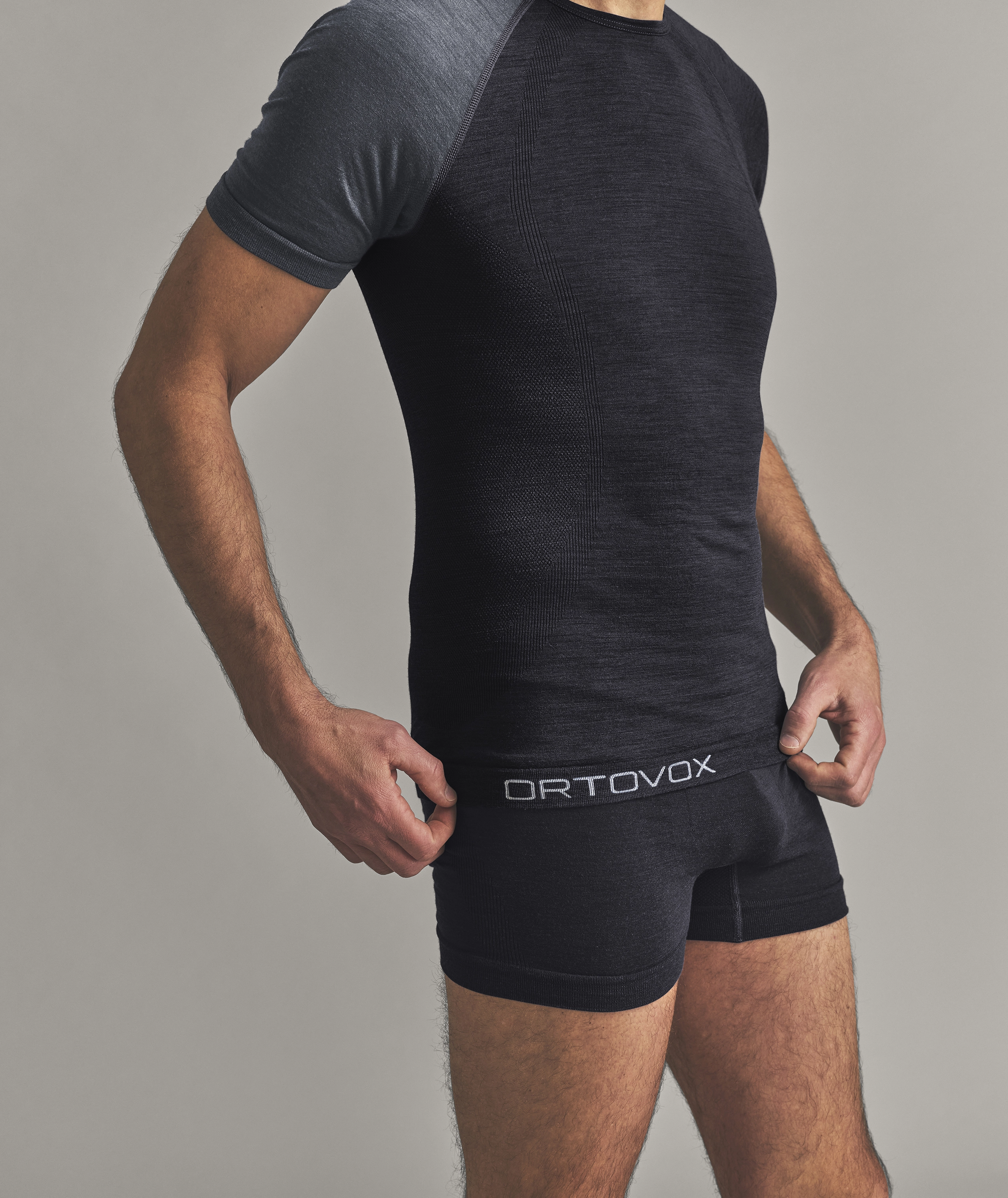 120 COMP LIGHT SHORT SLEEVE M undergarment, compression, shorts, black, undergarment-top-contrast