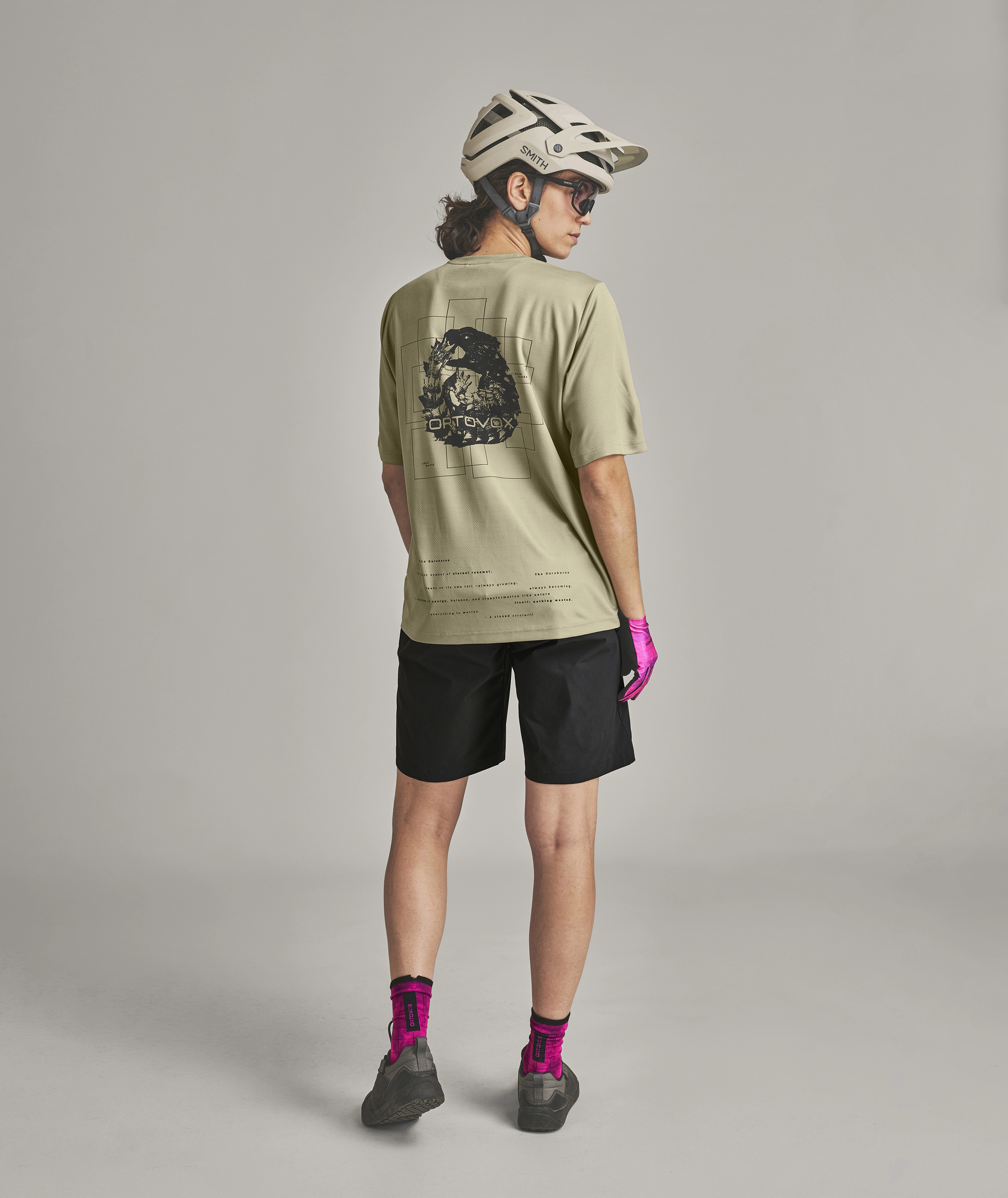 5000895-O00224-SEQUENCE_REvolution_T-SHIRT_W-M-02.jpg 5000895-O00224-SEQUENCE_REvolution_T-SHIRT_W-M-02.jpg