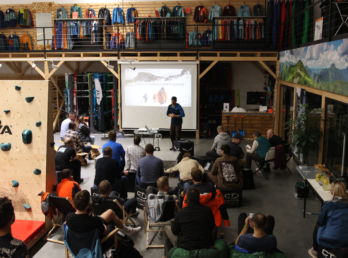 Screenshot 2025-11-06 at 16.27.19 indoor venue, presentation, audience, projector screen, climbing gym, indoor, presentation, audience, climbing_club, store_browse, indoor climbing gym, climbing equipment, presentation, audience, projector screen