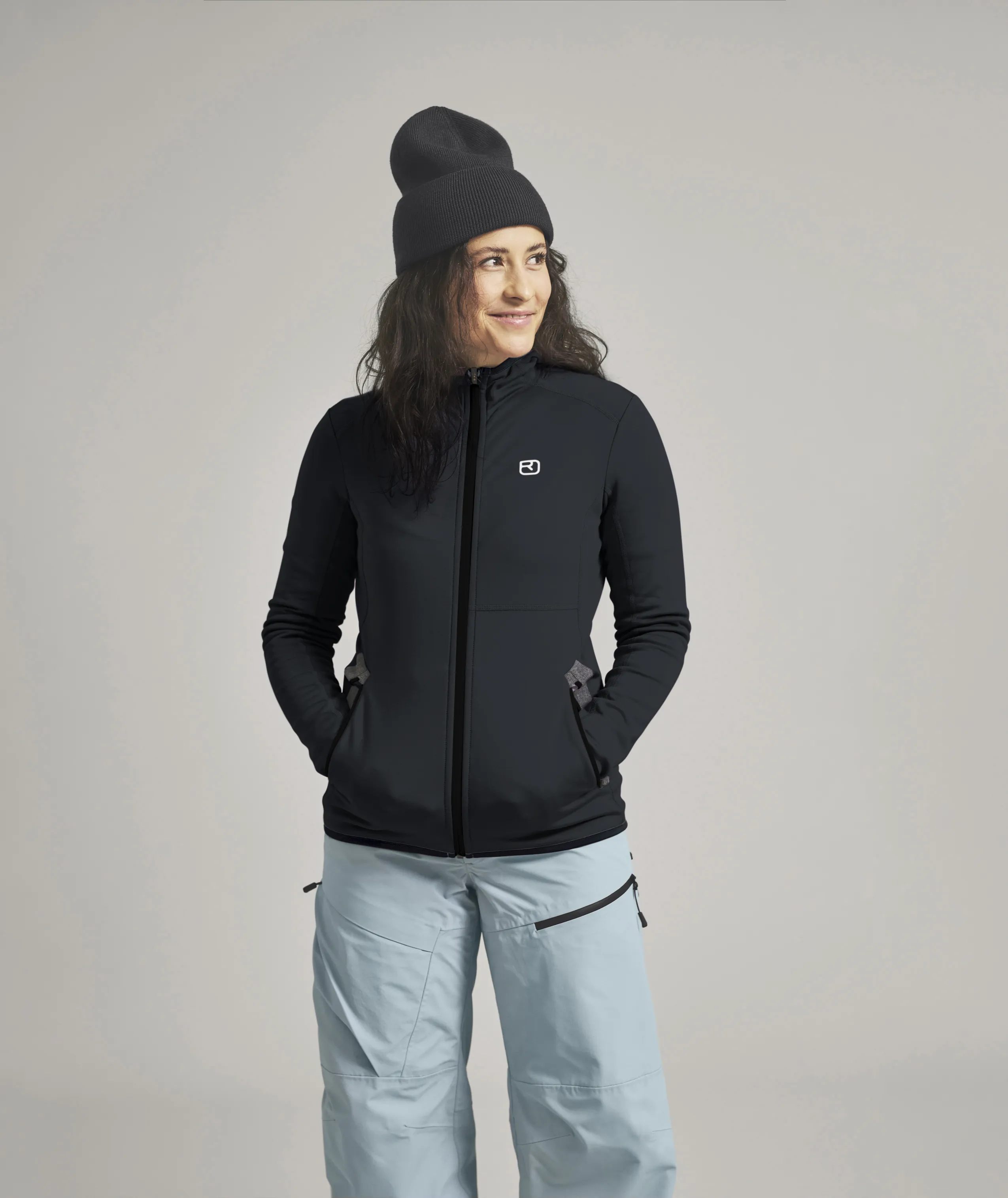 FLEECE HOODY W softshell jacket, dark jacket, hooded jacket, beanie, ski pants