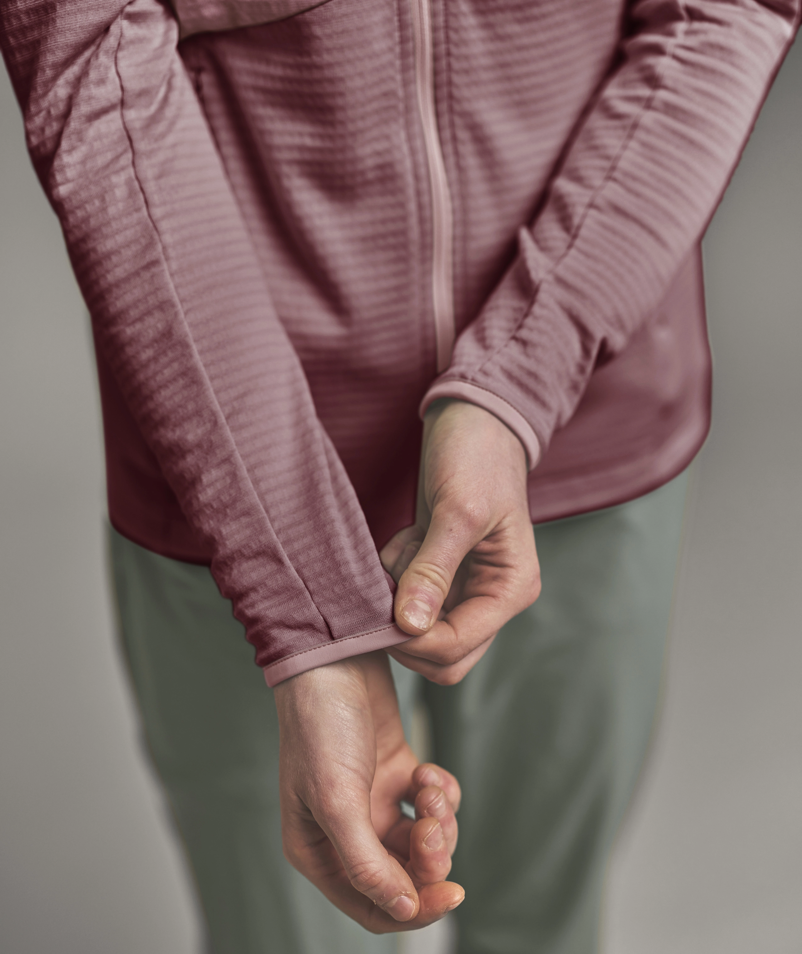 87108-35501-FLEECE_LIGHT_GRID_JACKET_W-D-04.jpg 87108-35501-FLEECE_LIGHT_GRID_JACKET_W-D-04.jpg, jacket, zipper, long-sleeve, pink, cuffed sleeves