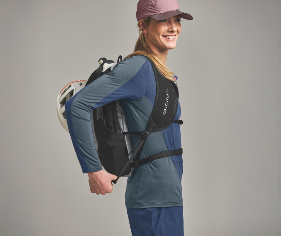 hydration backpack, backpack with hydration bladder, trail running, adjustable straps, helmet compatible