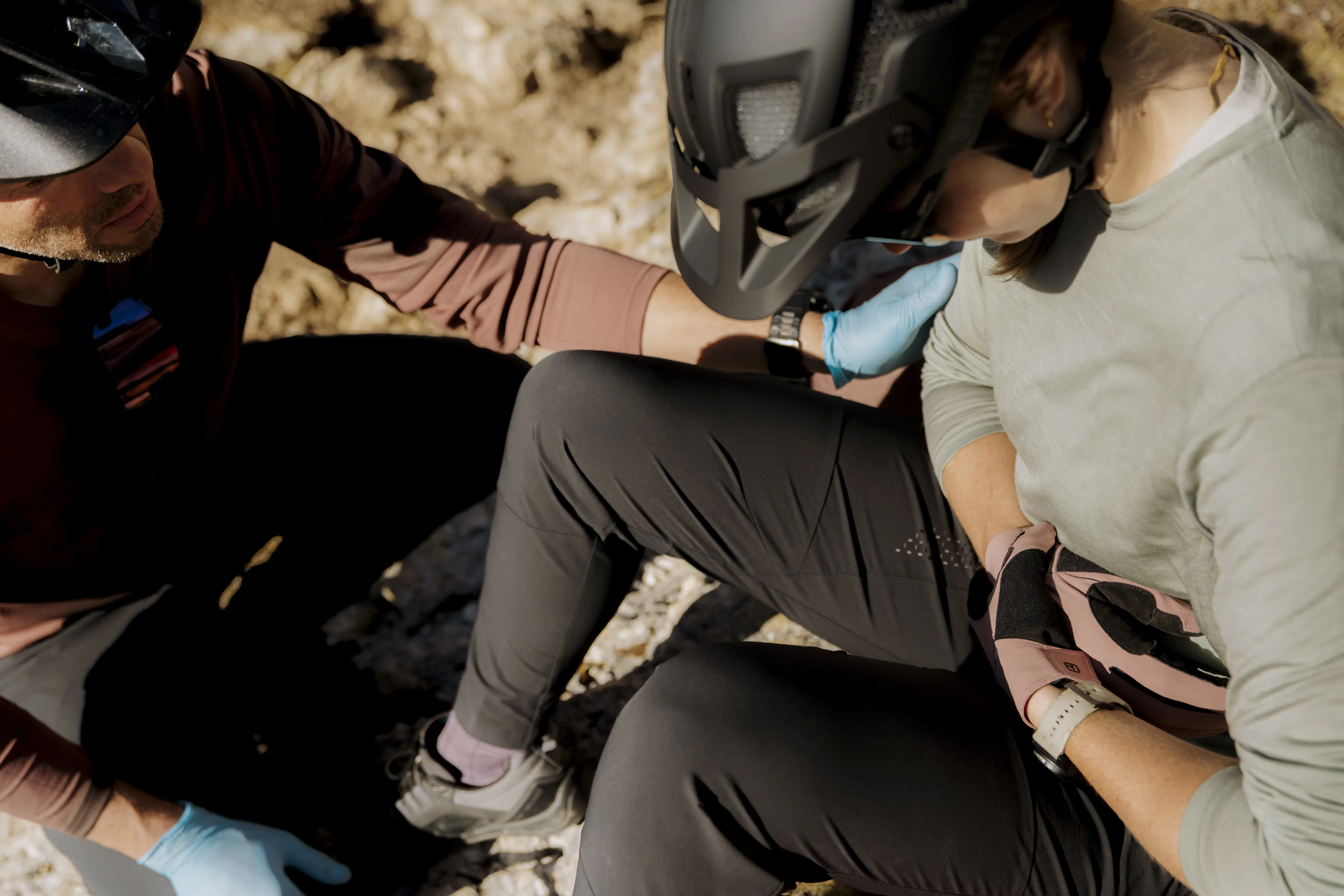 helmet, gloves, outdoor, hiking, mountain, helmet, gloves, outdoor, hiking, appears-helmeted