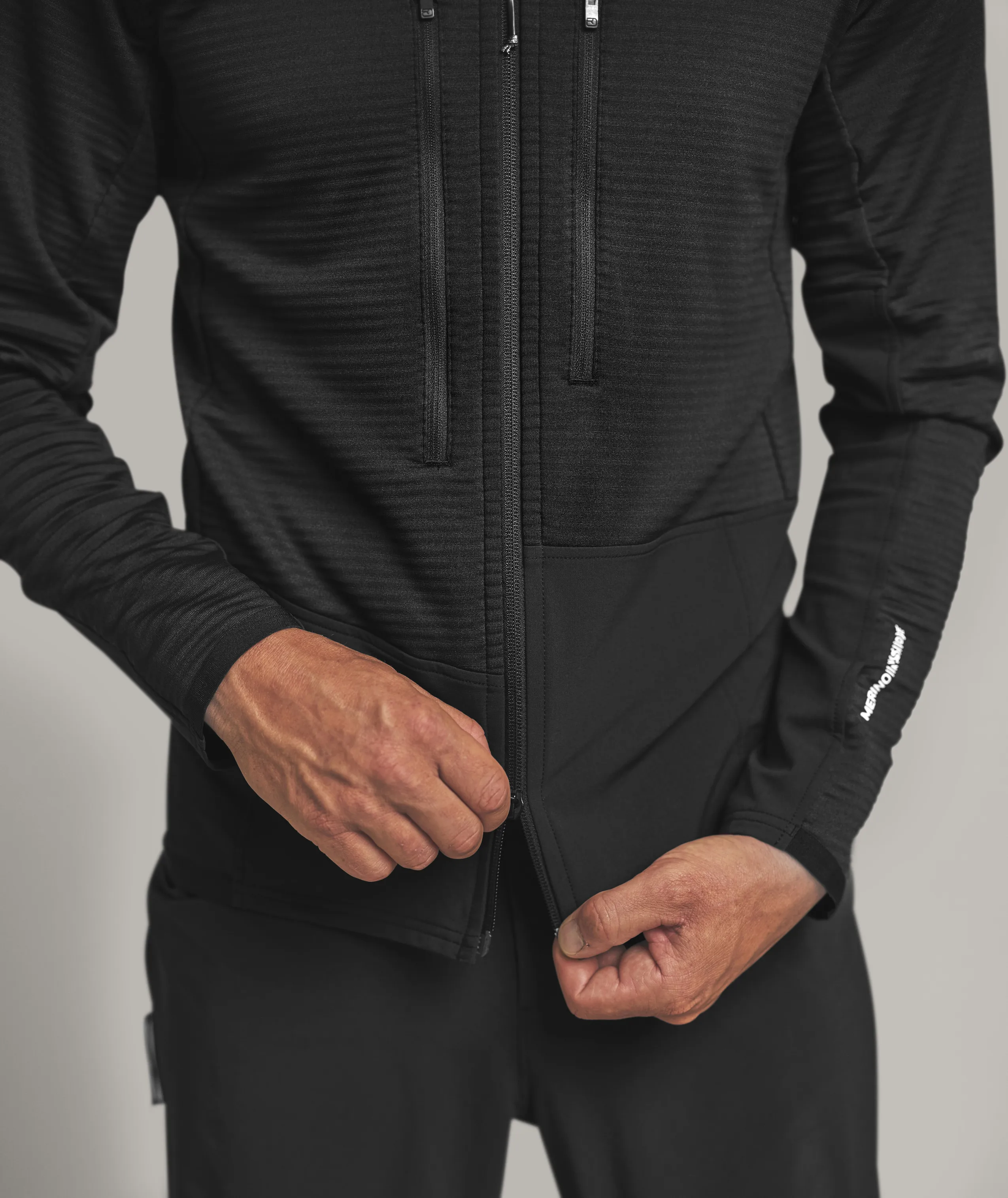 87313-90201-FLEECE_RIB_JACKET_M-D-04.jpg 87313-90201-FLEECE_RIB_JACKET_M-D-04.jpg, jacket, zipper, black, long_sleeve, fitted