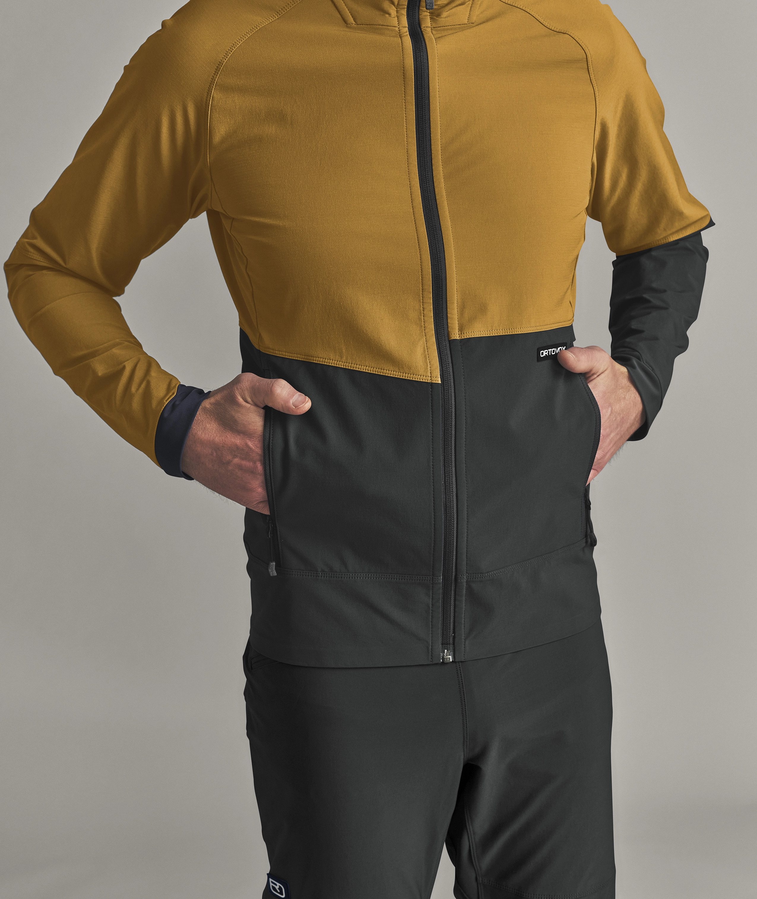 VENET SOFTSHELL HOODED JKT M VENET SOFTSHELL HOODED JKT M