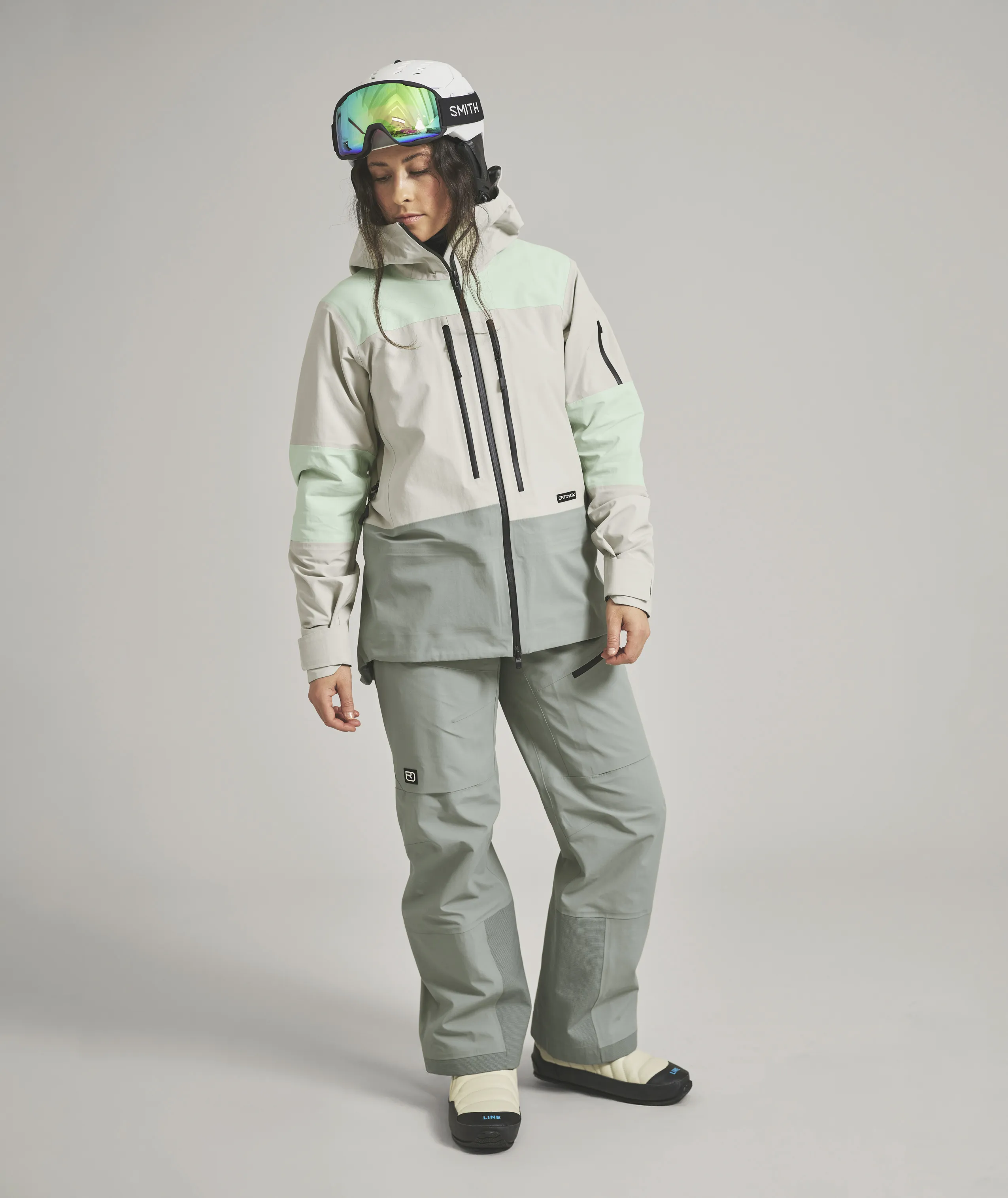 70275-RAVINE_FREE_3L_JACKET_W-D-02.jpg