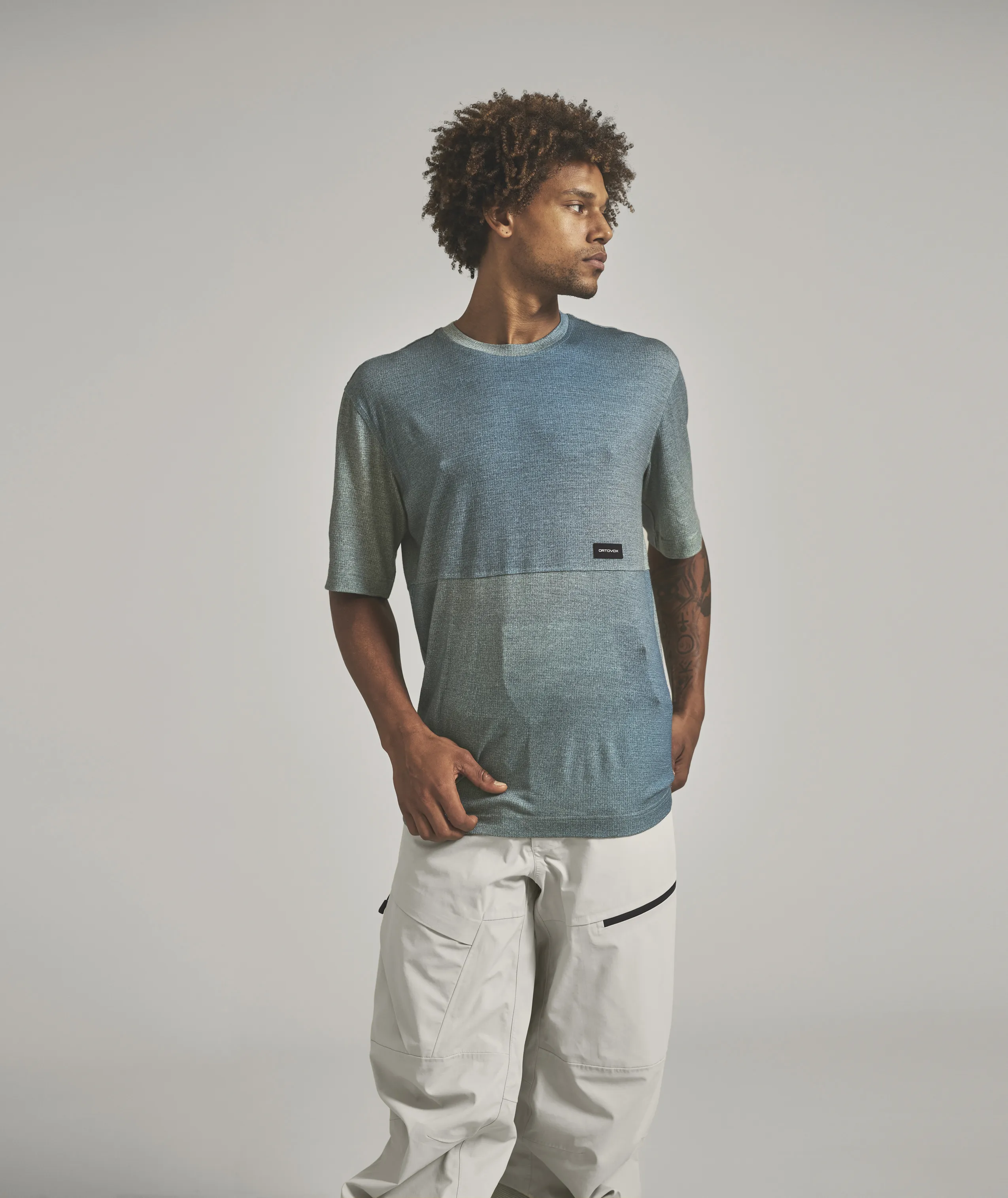 83083-185_MERINO_PATCH_PRINT_TS_M-D-01.jpg 83083-185_MERINO_PATCH_PRINT_TS_M-D-01.jpg