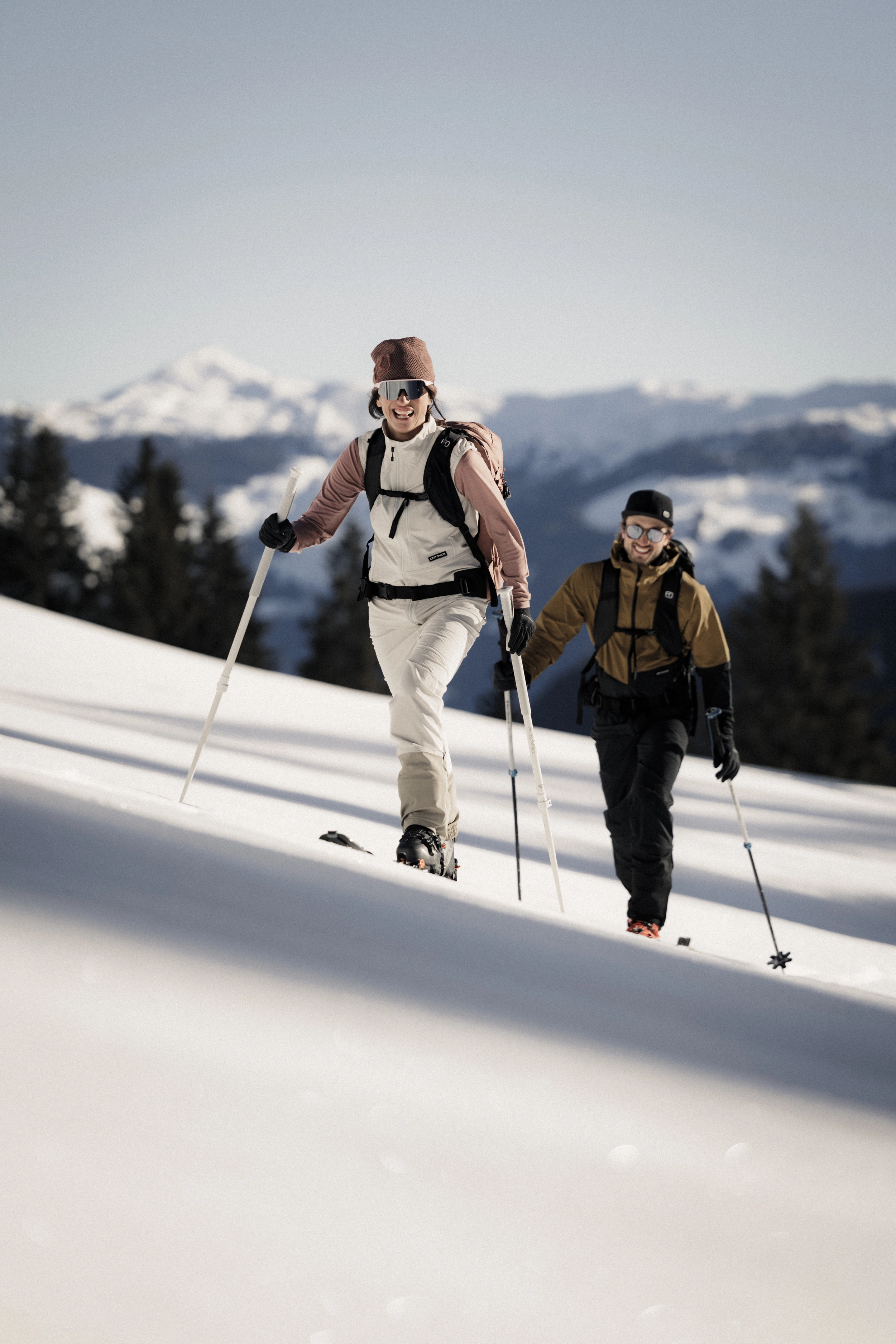 DA_5961_SKITOUR_WS2627_Hochfgen_MaxDraeger_MedRes skiing, snow, ski poles, winter gear, mountain