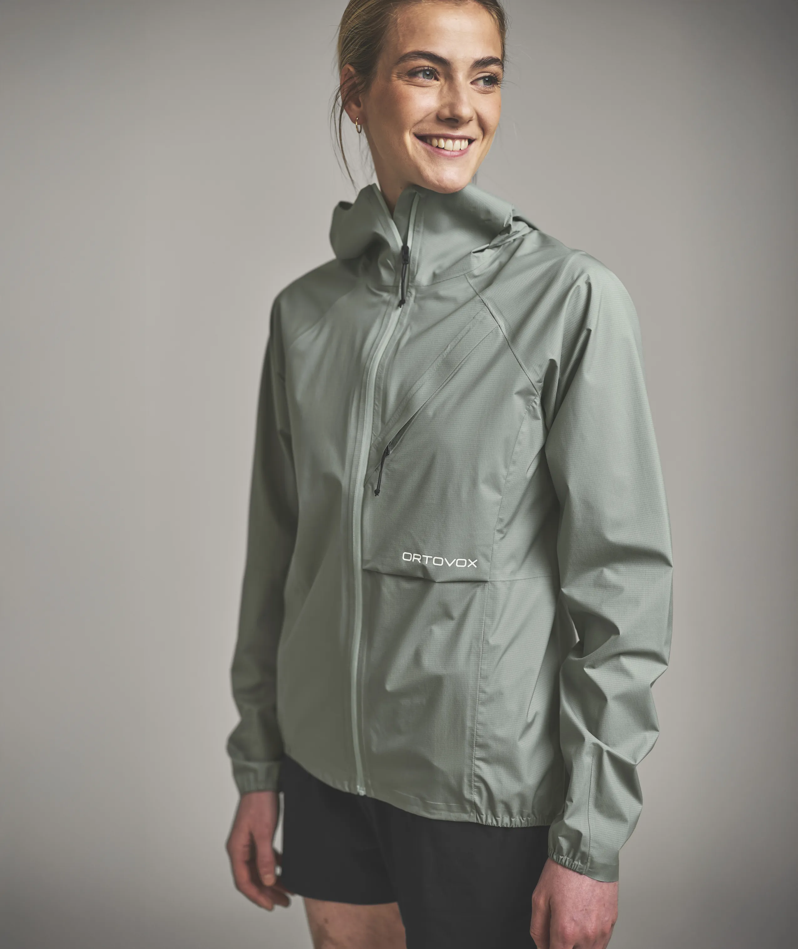 62763-TRACE_2_5L_JACKET_W-D-02.jpg 62763-TRACE_2_5L_JACKET_W-D-02.jpg
