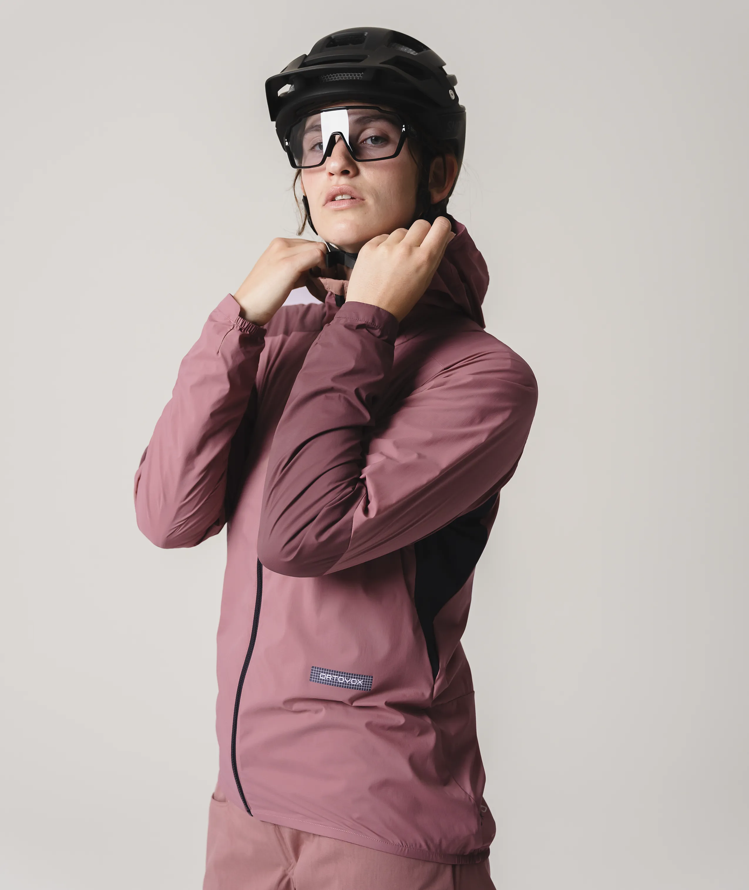 60306-SEQUENCE_WIND_JACKET_W-D-02.png 60306-SEQUENCE_WIND_JACKET_W-D-02.png