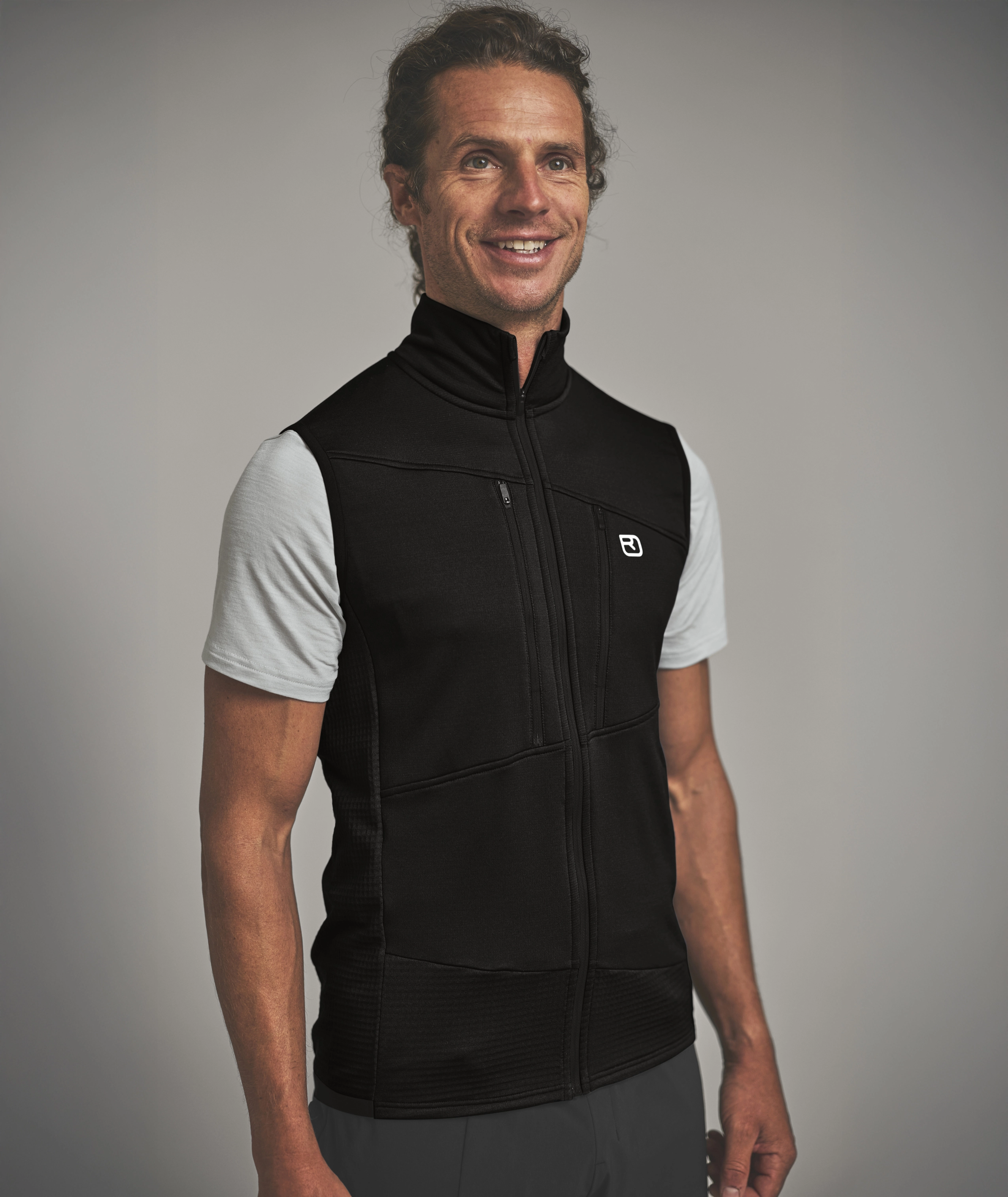 87216-90201-FLEECE_GRID_VEST_M-D-02.jpg 87216-90201-FLEECE_GRID_VEST_M-D-02.jpg