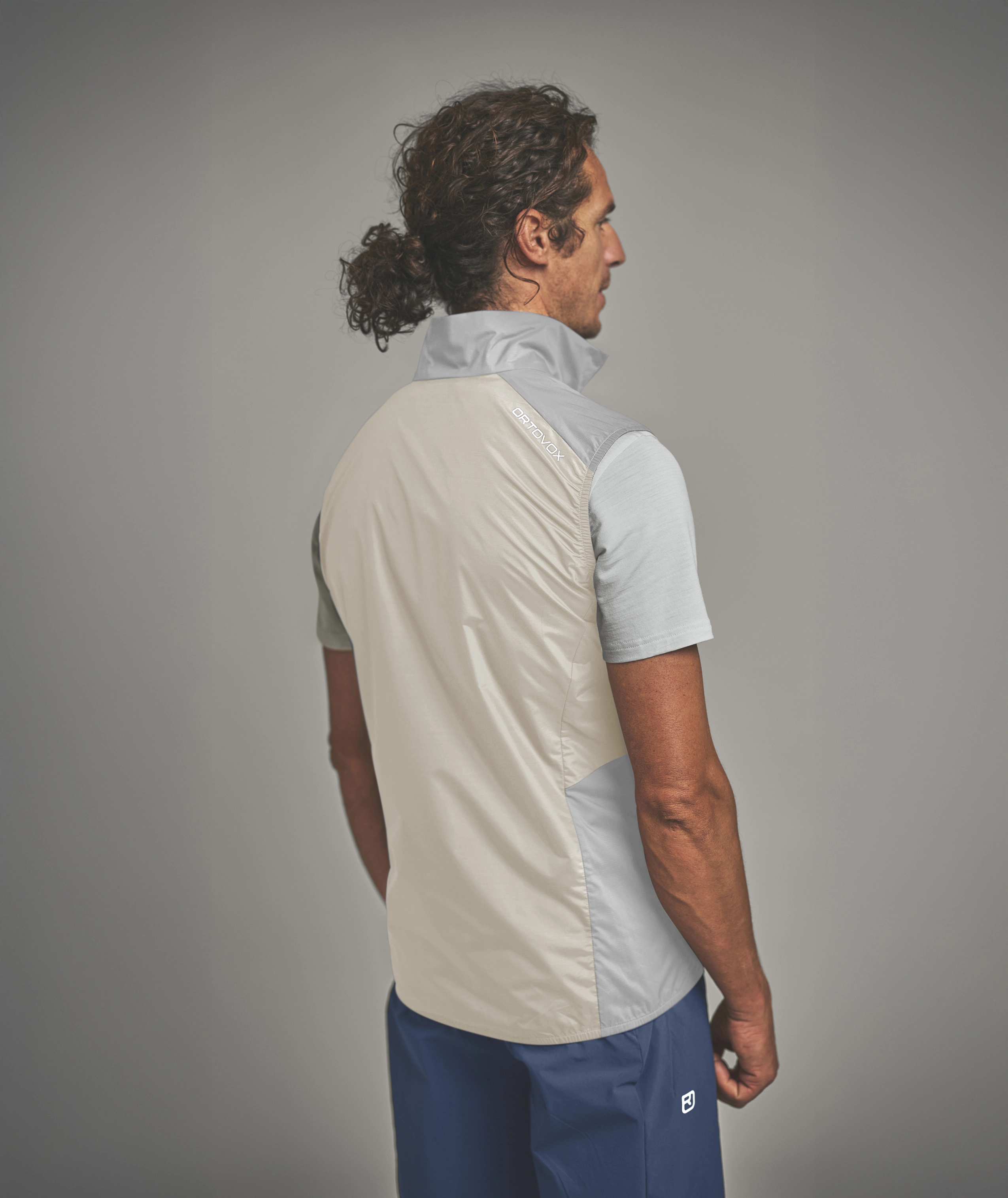 62762-00201-TRACE_WINDBREAKER_VST_M-D-03.jpg