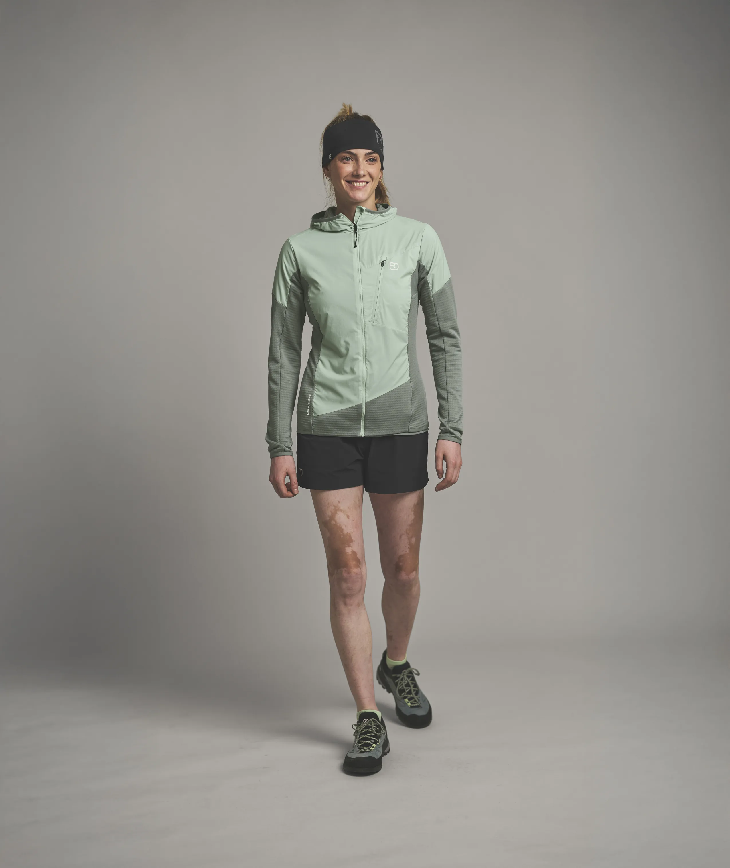 88969-TRACE_HYBRID_JKT_W-D-01.jpg 88969-TRACE_HYBRID_JKT_W-D-01.jpg