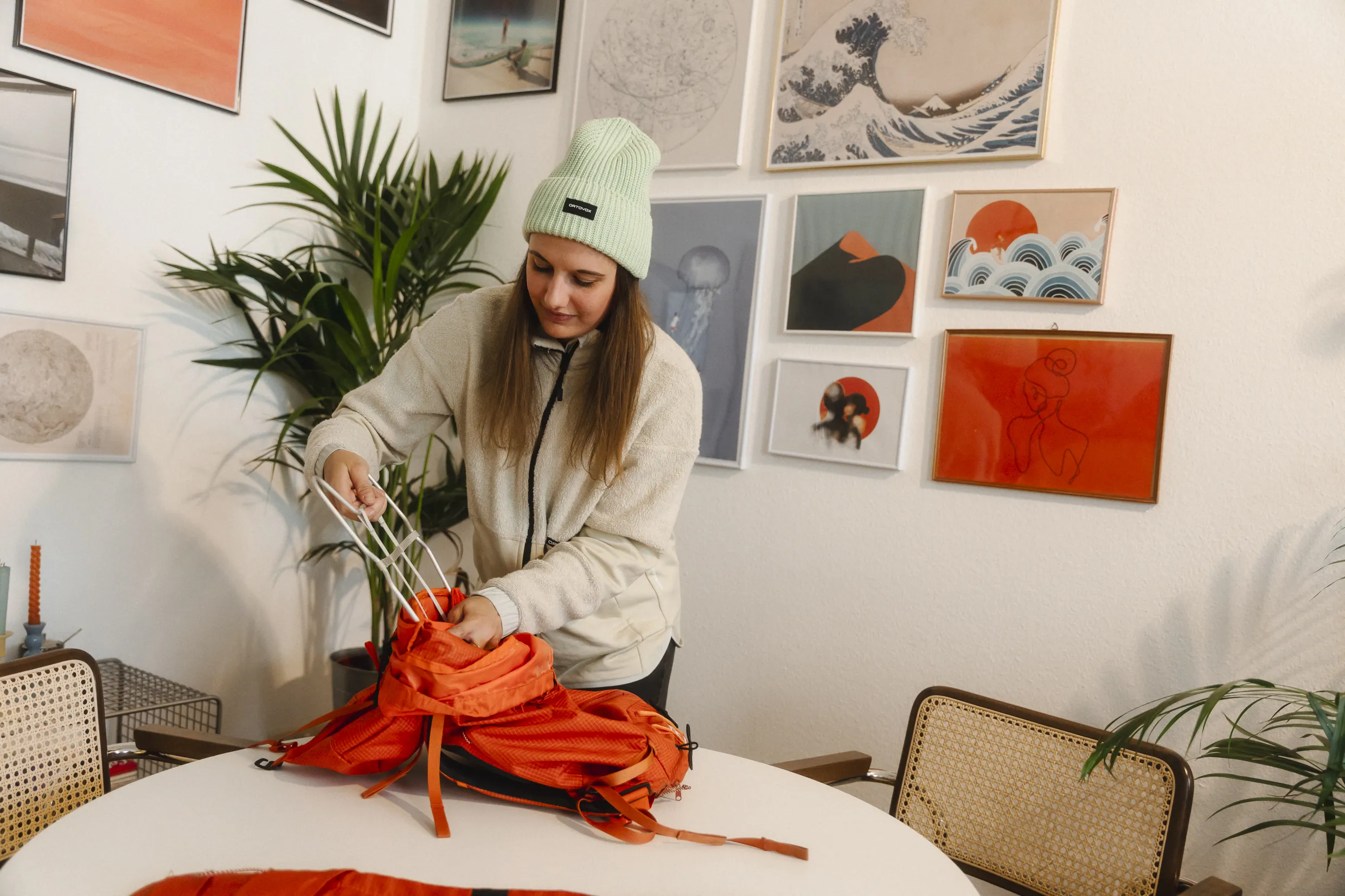 Hat, Cap, Handbag, Person, Living Room