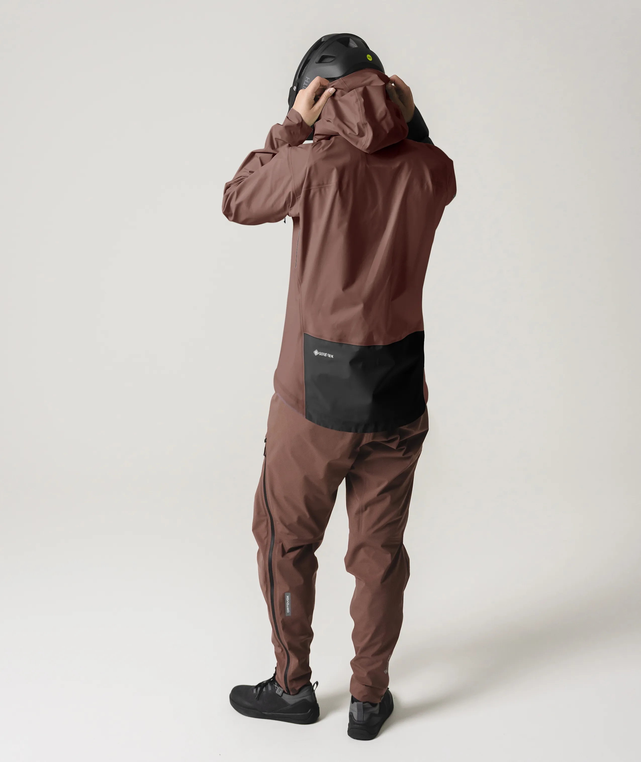 60211-70401-SEQUENCE_GORE_TEX_JKT_W-D-02.jpg, ski jacket, softshell, brown, hooded jacket, black pocket