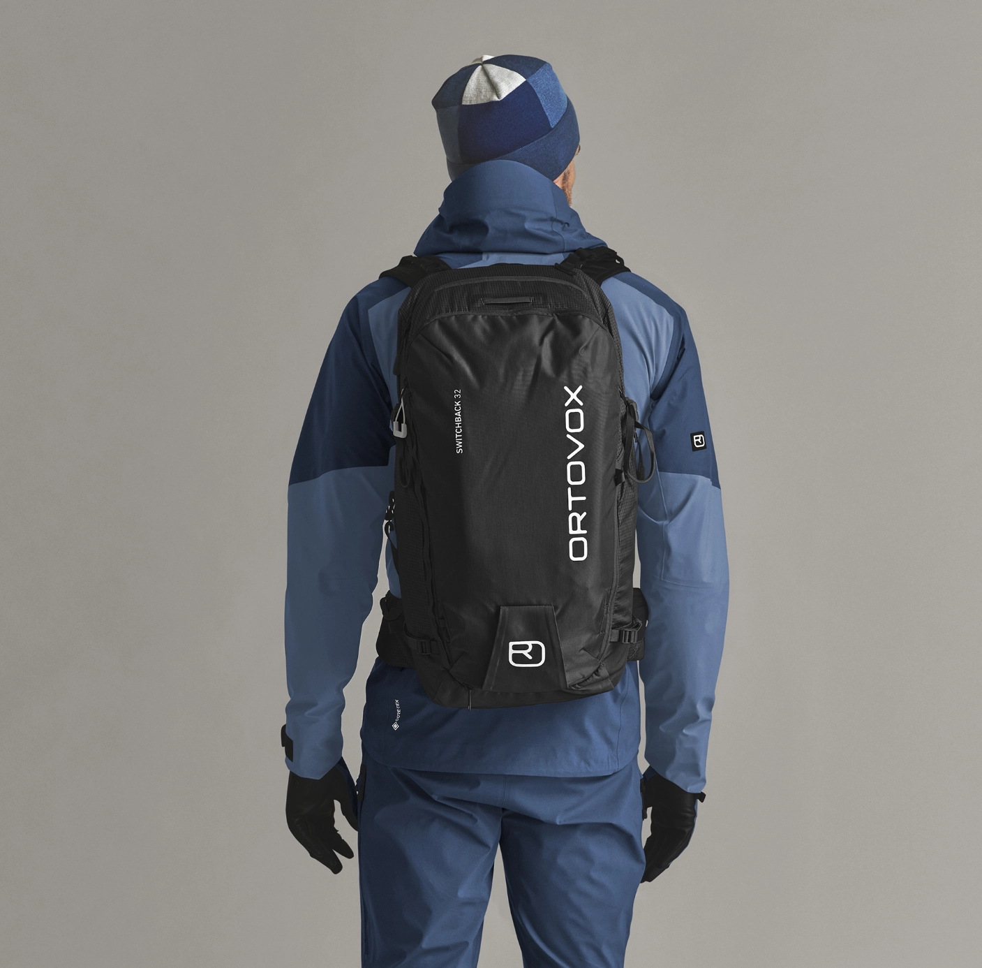 48566-TRACE_PURE_15-D-01 backpack, hydration-pack, outdoor, black, logo