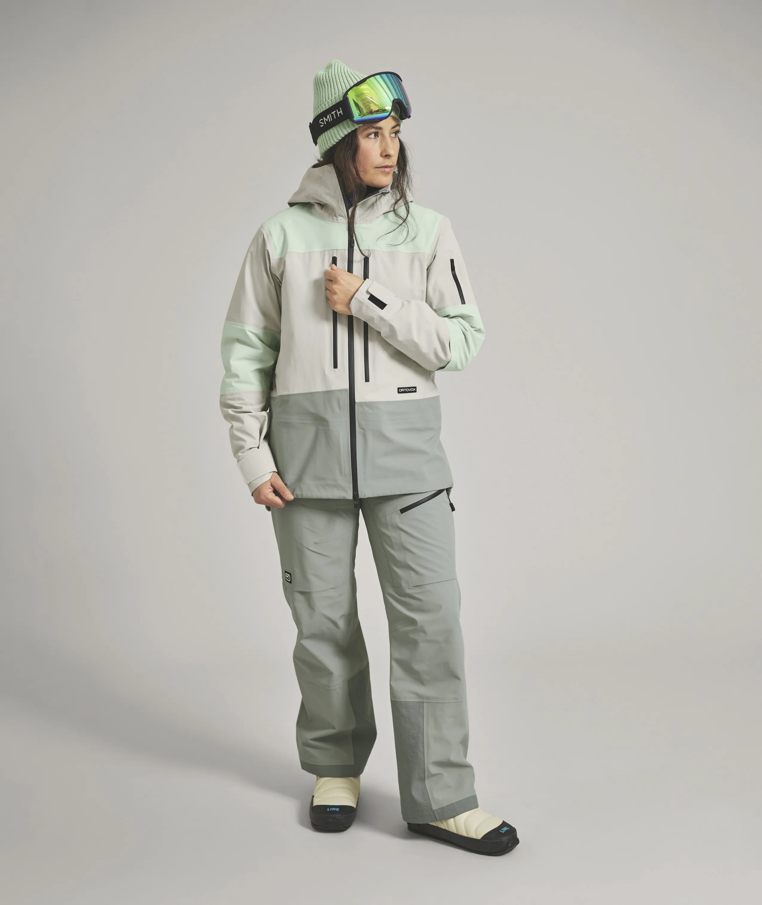 70275-RAVINE_FREE_3L_JACKET_W-D-01.jpg