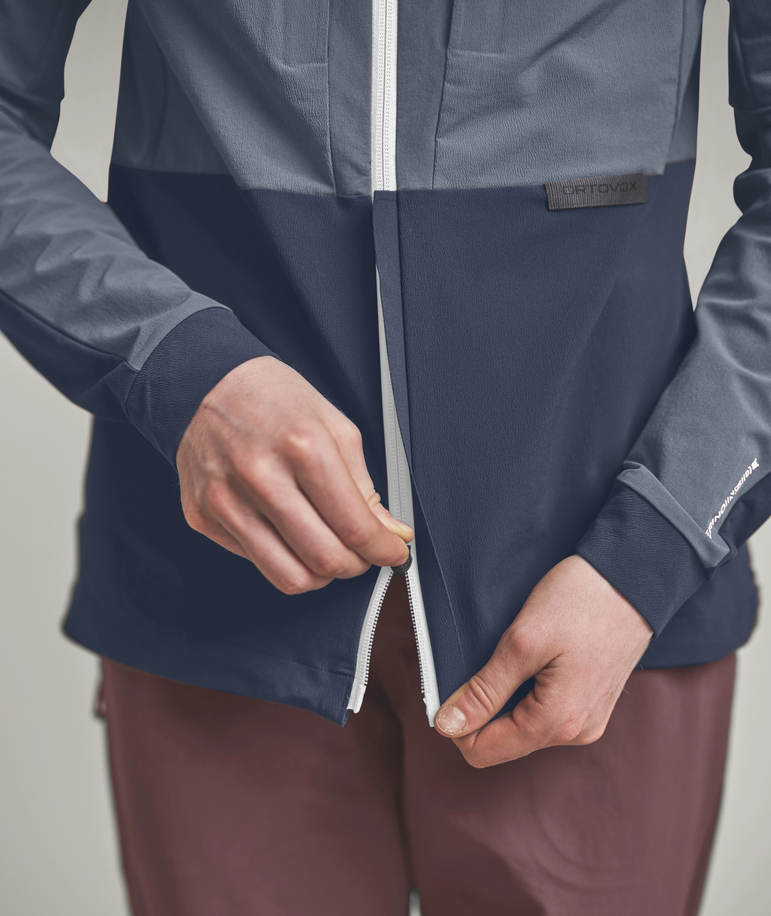 60216-87801-TRAD_PLUS_JACKET_W-D-05.jpg 60216-87801-TRAD_PLUS_JACKET_W-D-05.jpg, jacket, zipper, two-tone, softshell, pocket