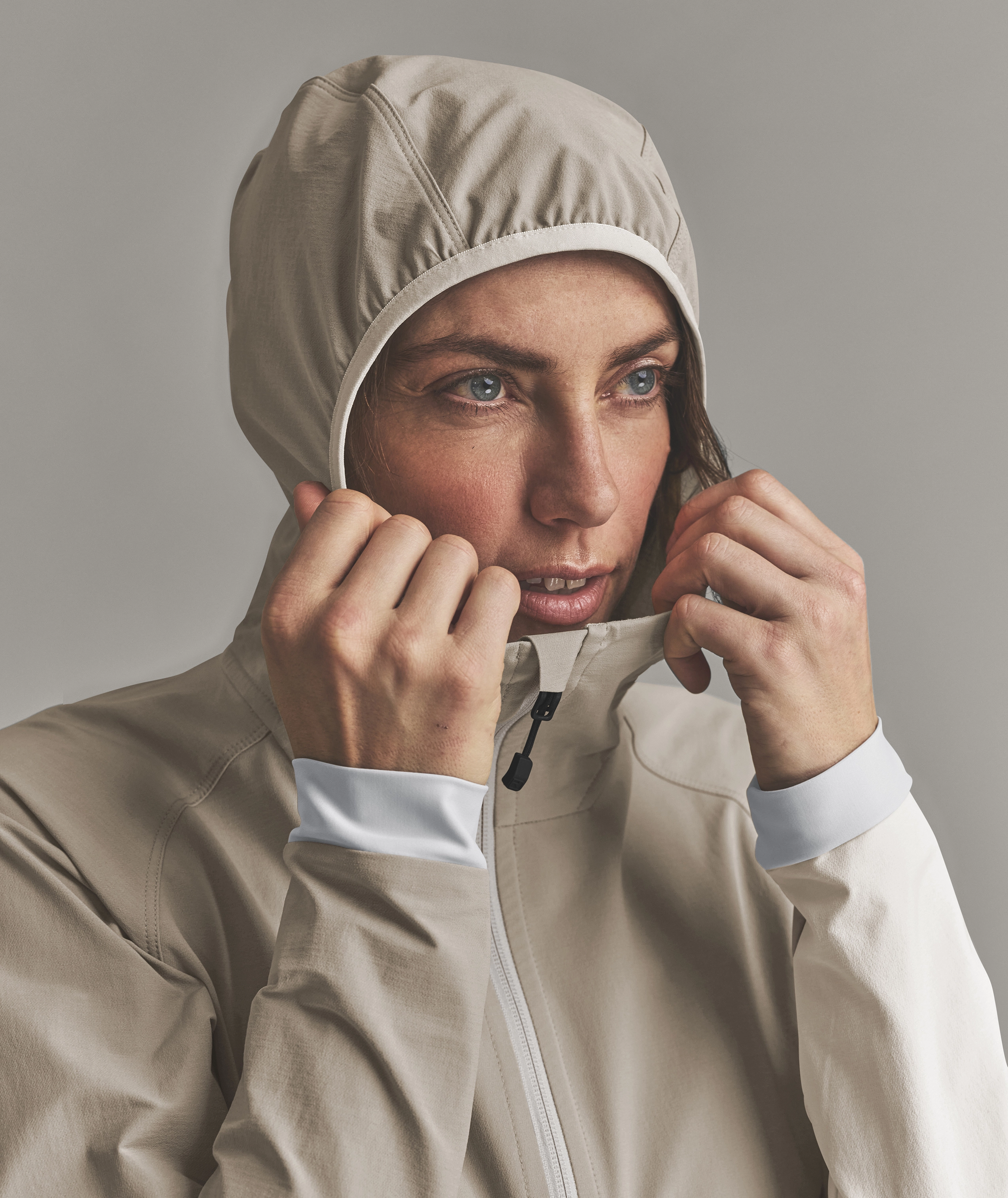 VENET SOFTSHELL HOODED JKT W