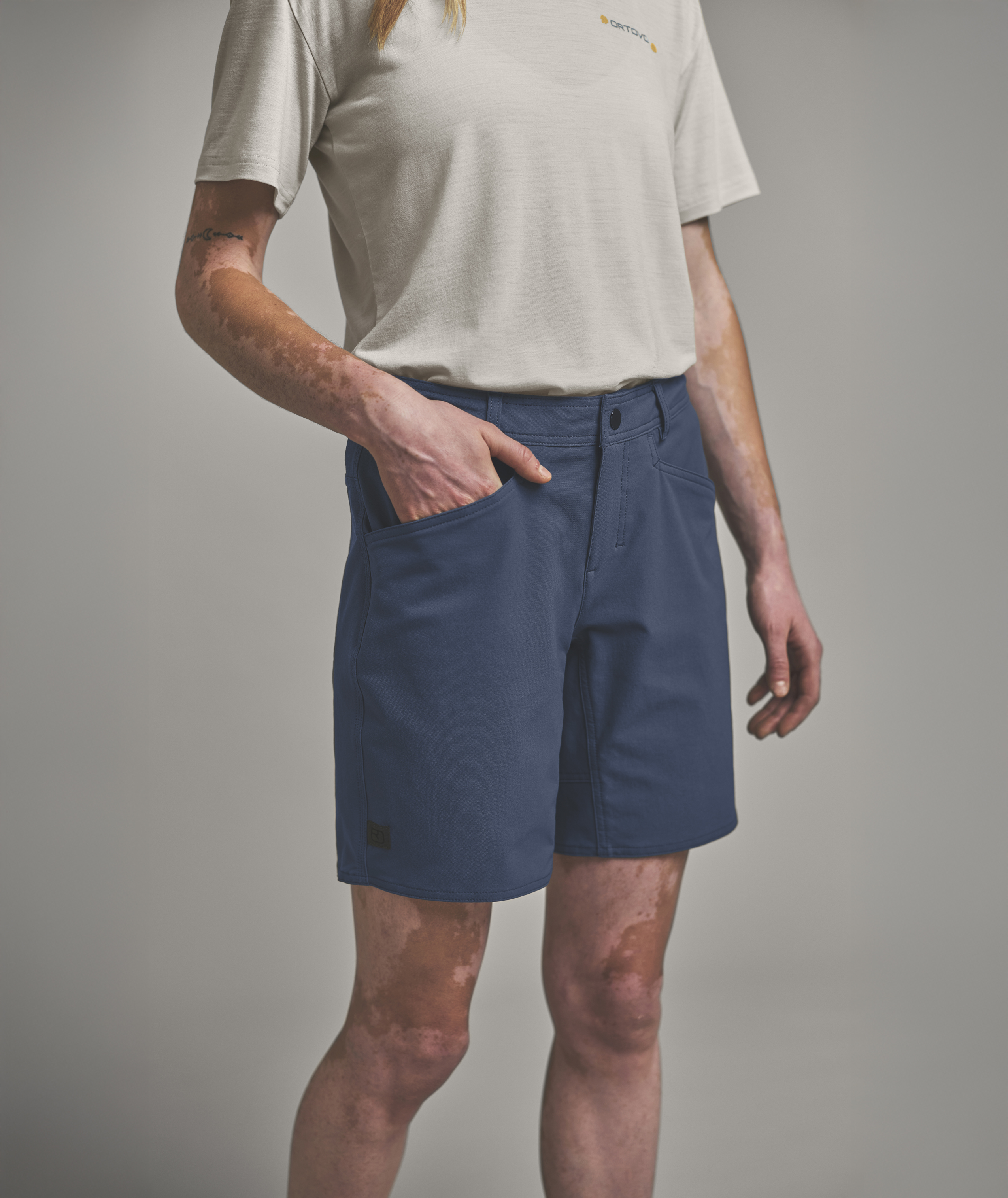 70641-AFFINITY_PLUS_SHORTS_W-D-03.jpg