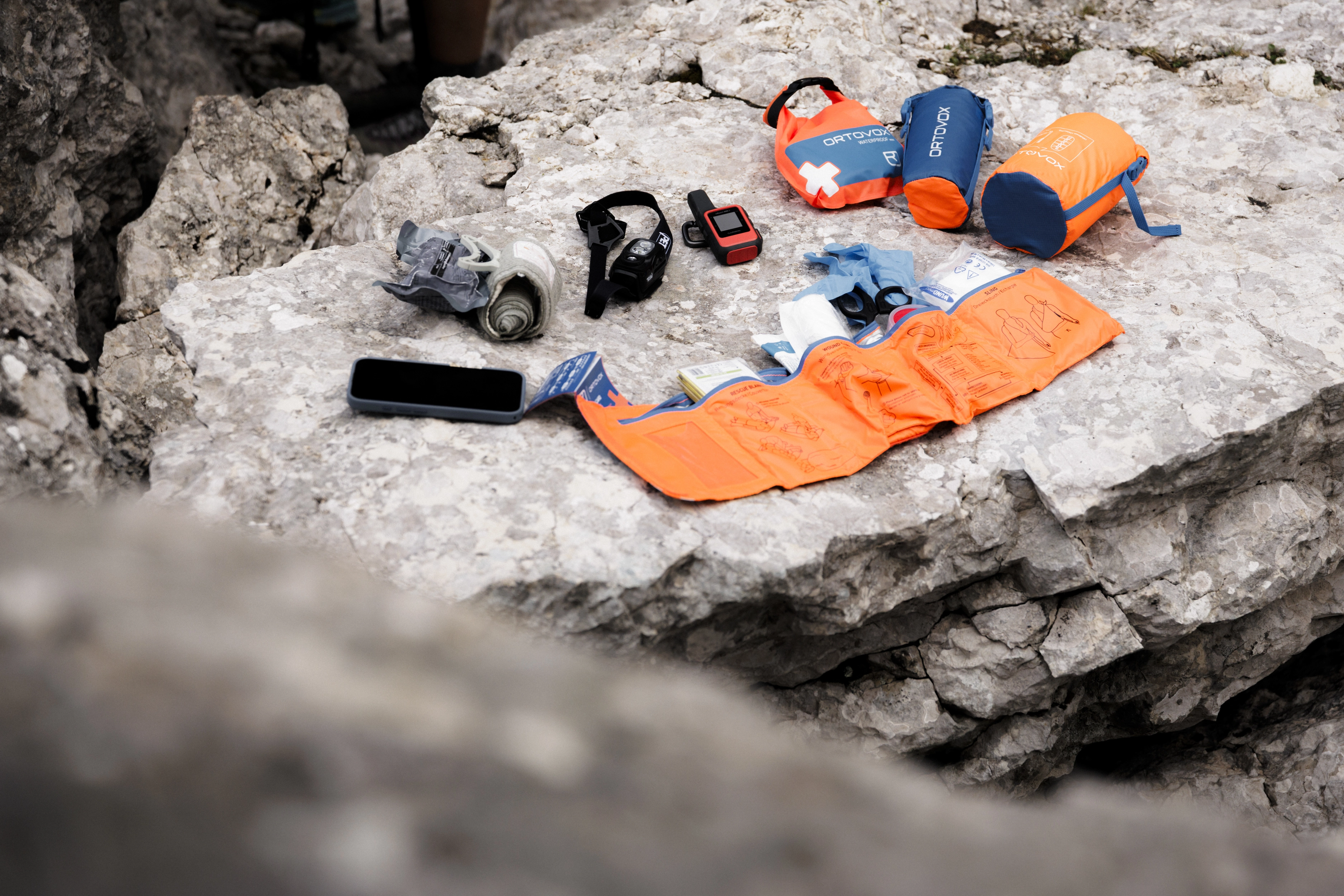 N5A4745_CLIMBING_FIRST AID_SS26_Rofan_MaxDraeger_MedRes N5A4745_CLIMBING_FIRST AID_SS26_Rofan_MaxDraeger_MedRes