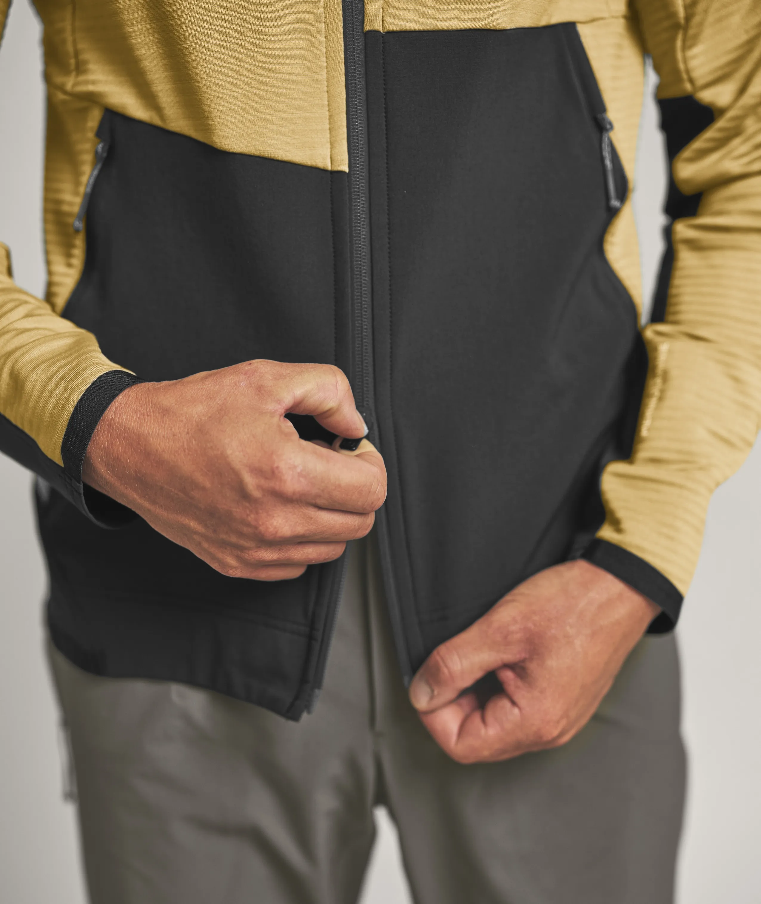 87312-70801-FLEECE_RIB_HOODY_M-D-04.jpg 87312-70801-FLEECE_RIB_HOODY_M-D-04.jpg, jacket, softshell, zipper, black, two-tone