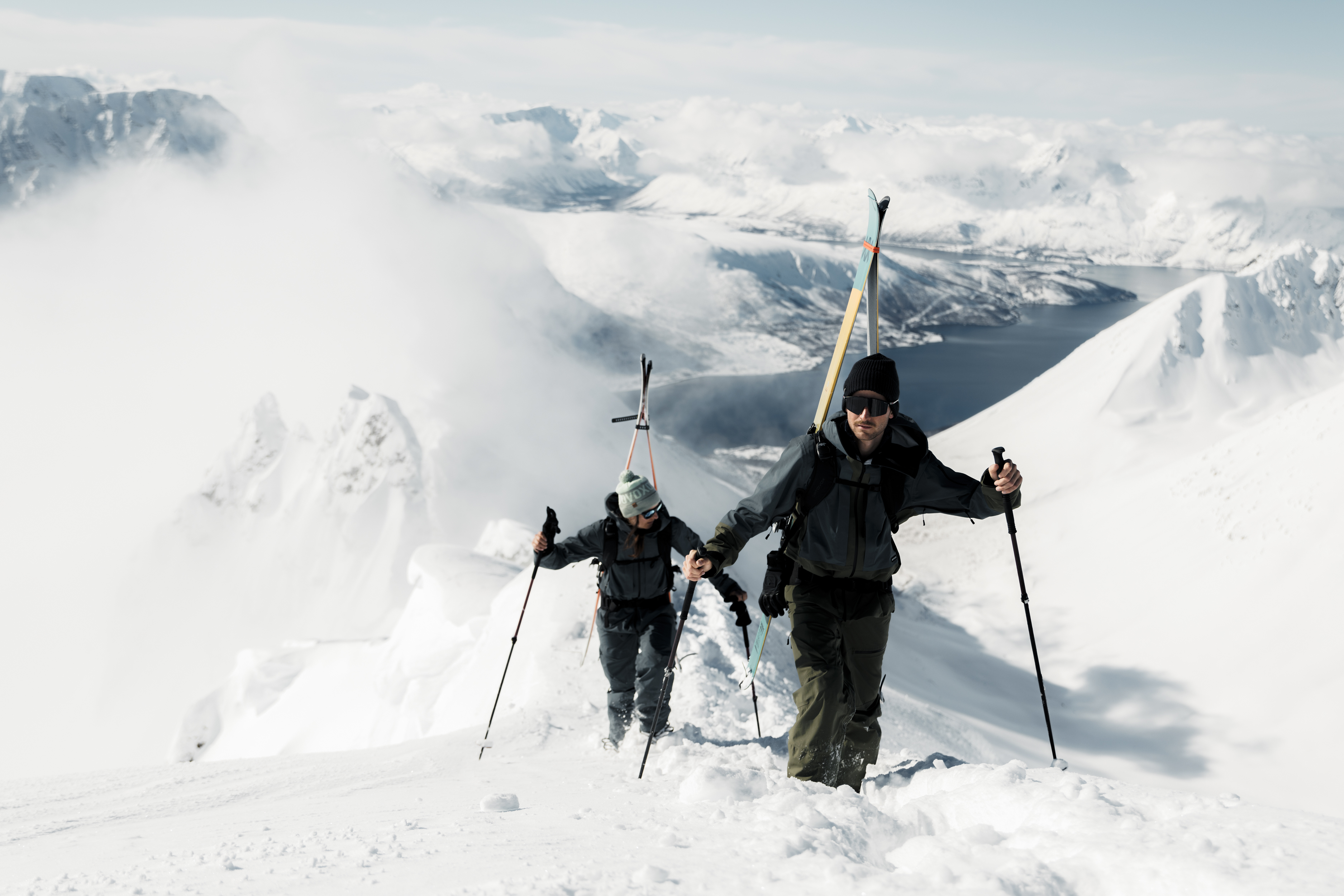 N5A7924_FREERIDE_WS2526_Norwegen_MaxDraeger_MedRes Nature, Outdoors, Piste, Person, Hat