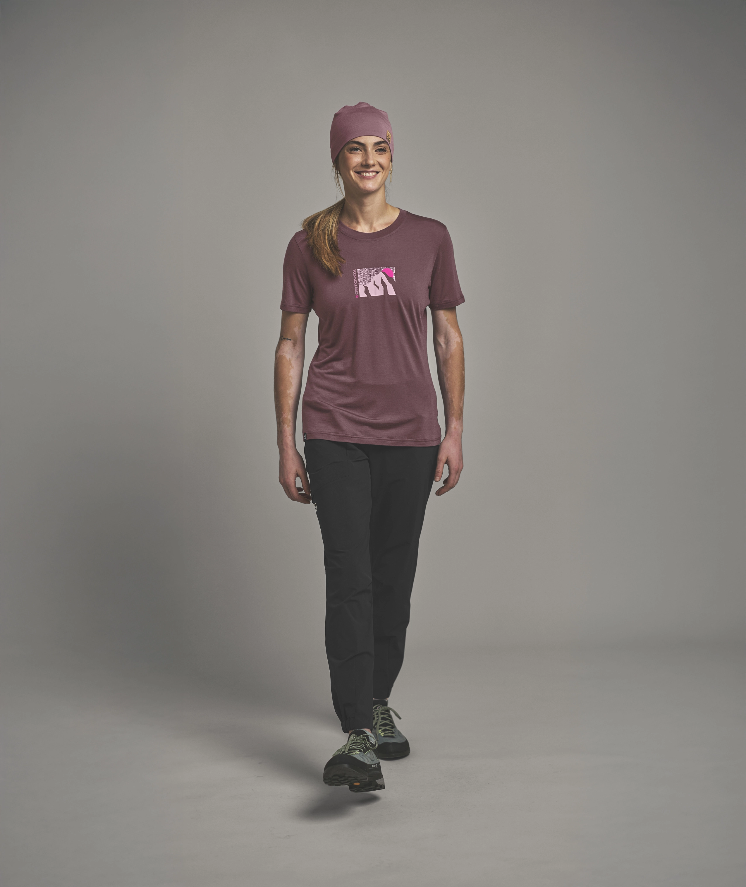 67028-150_COOL_BEANIE-D-02.jpg 67028-150_COOL_BEANIE-D-02.jpg, t-shirt, short sleeve, maroon, logo, pants