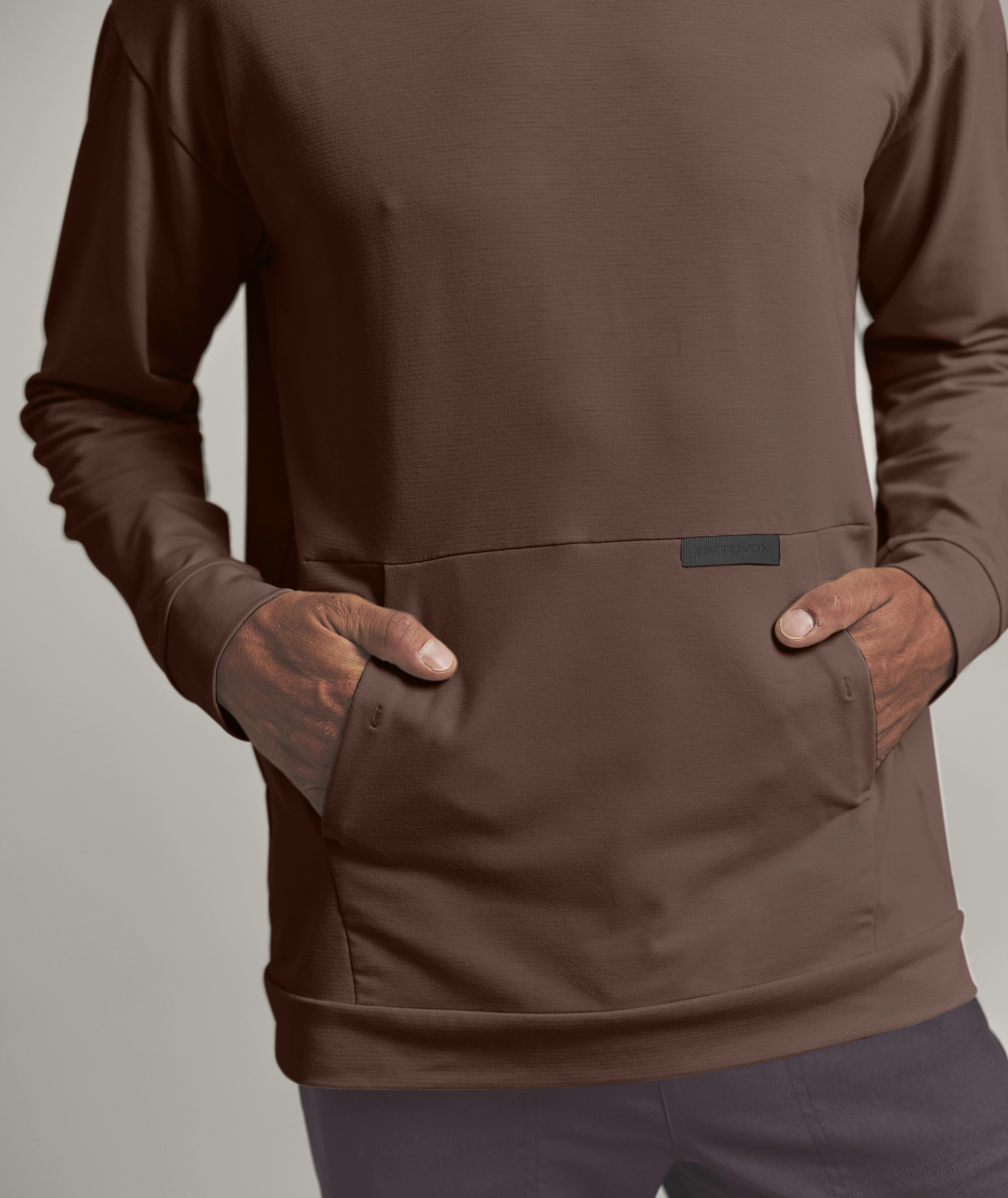 87125-70301-AFFINITY_CREW_NECK_M-D-03.jpg 87125-70301-AFFINITY_CREW_NECK_M-D-03.jpg, sweatshirt, kangaroo pocket, long sleeve, brown, crewneck