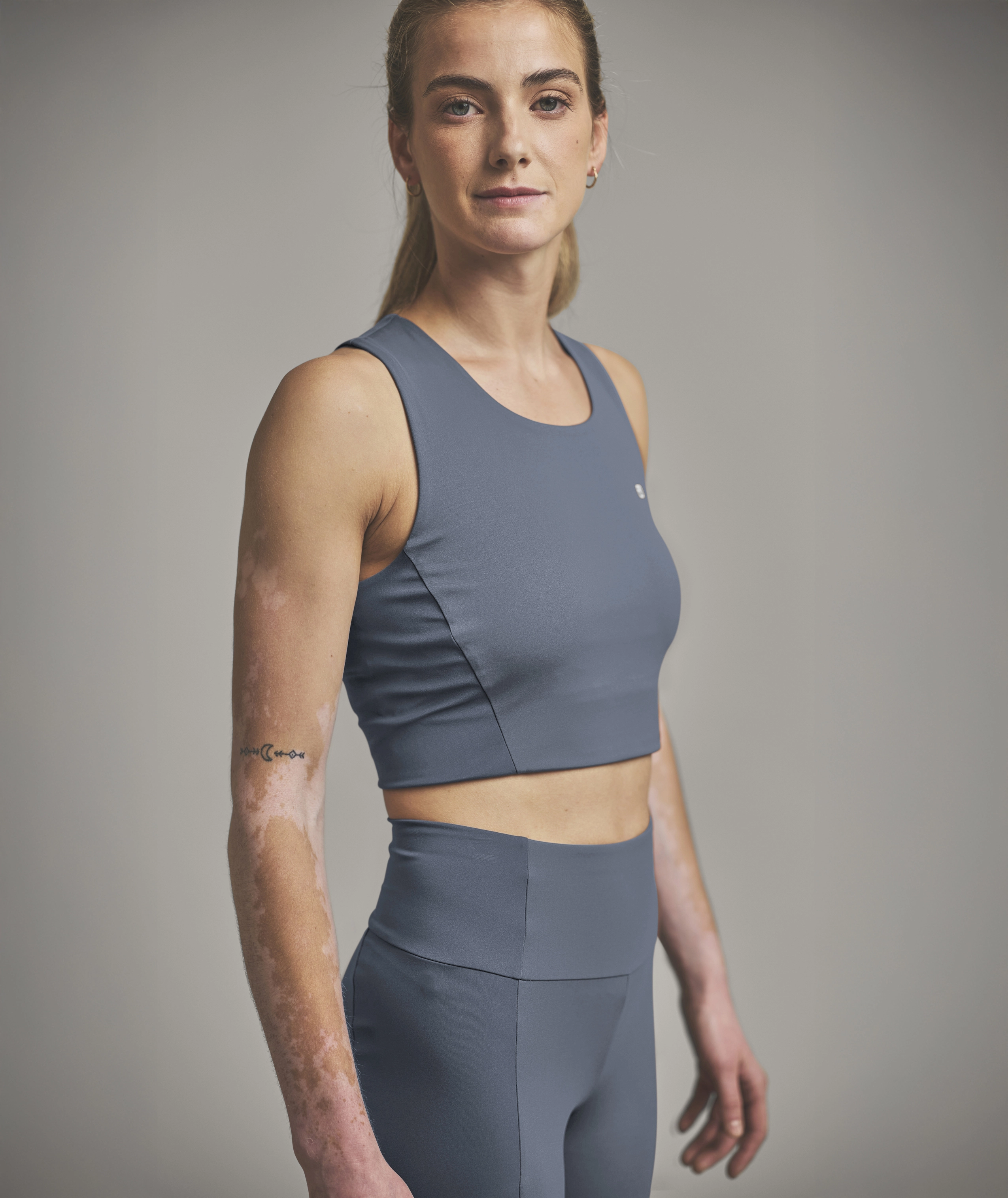 66010-87801-ALL_MOUNTAIN_TIGHTS_W-D-04.jpg 66010-87801-ALL_MOUNTAIN_TIGHTS_W-D-04.jpg, sports bra, crop top, tank top, yoga wear, solid color blue