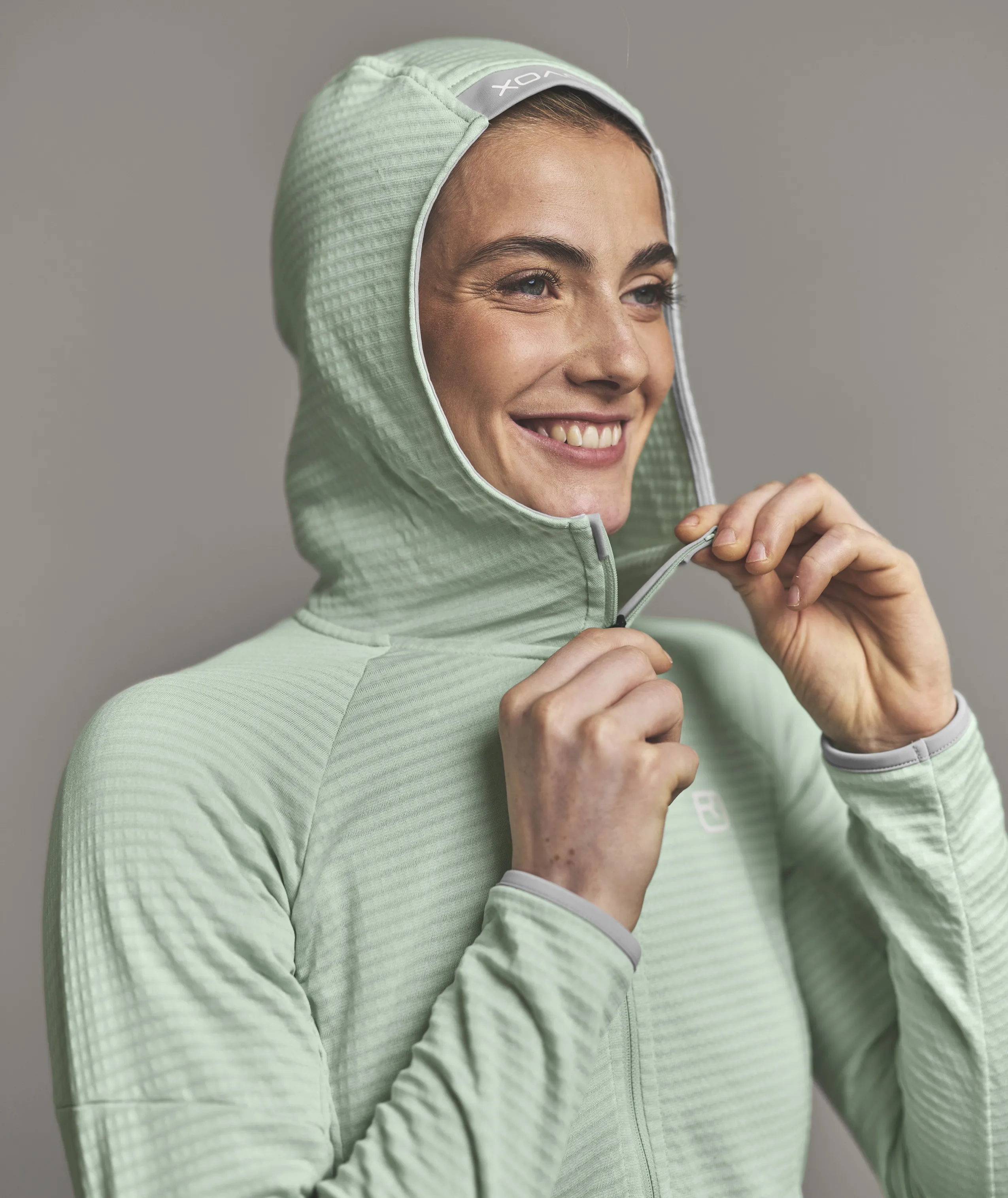 87106-FLEECE_LIGHT_GRID_HOODY_W-D-06.jpg 87106-FLEECE_LIGHT_GRID_HOODY_W-D-06.jpg