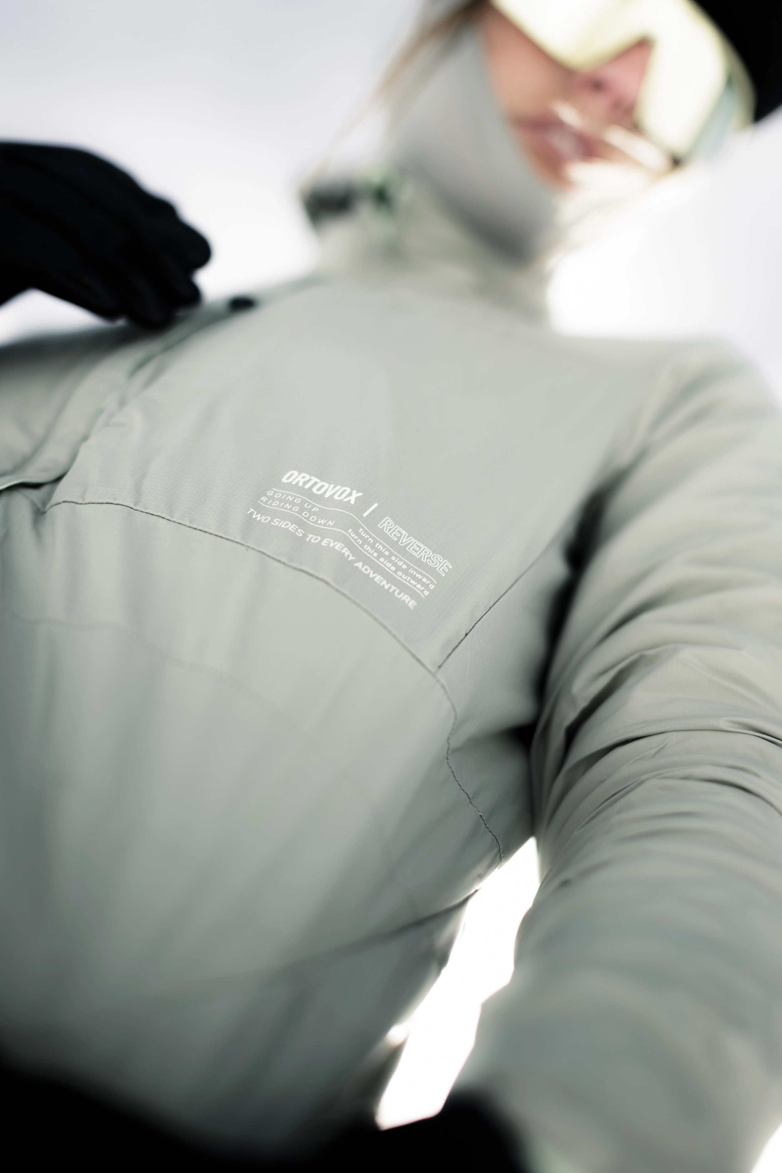puffer jacket, light gray, hooded, zippered, outdoor jacket