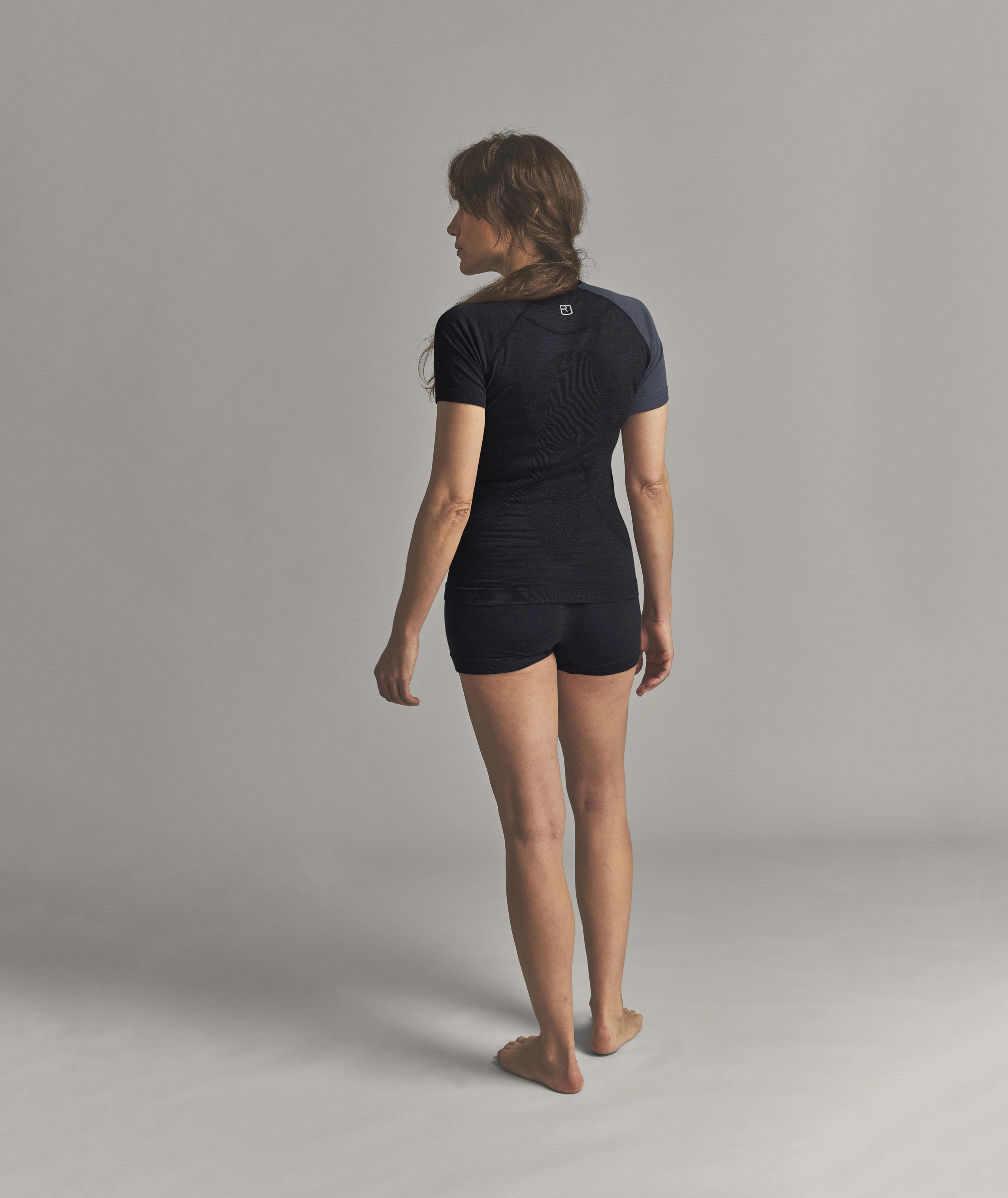 120 COMP LIGHT SHORT SLEEVE W women's activewear, short sleeve top, dark navy, shorts set, stretch fabric