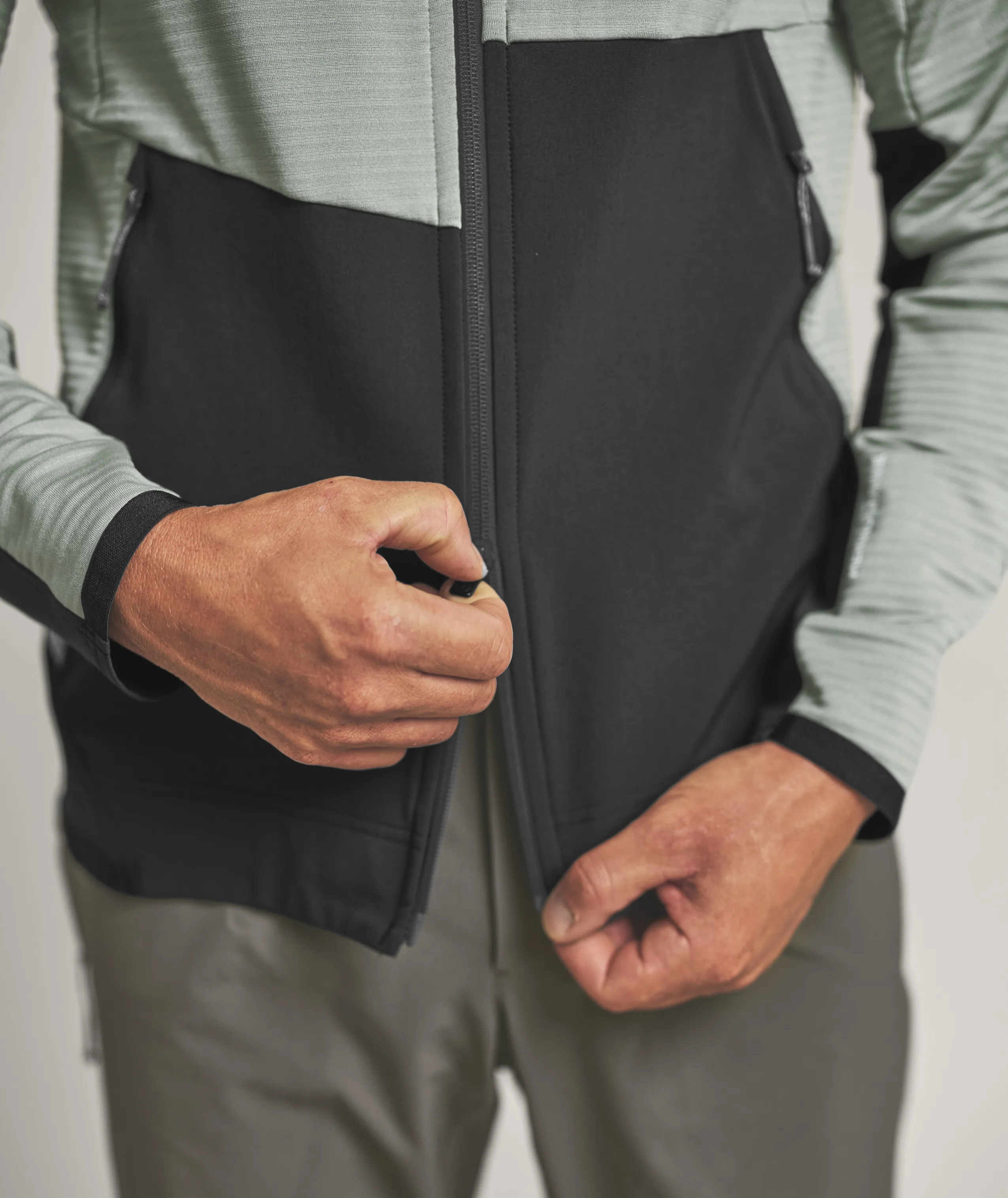 87312-63101-FLEECE_RIB_HOODY_M-D-04.jpg 87312-63101-FLEECE_RIB_HOODY_M-D-04.jpg, softshell, jacket, zipper, pockets, two-tone