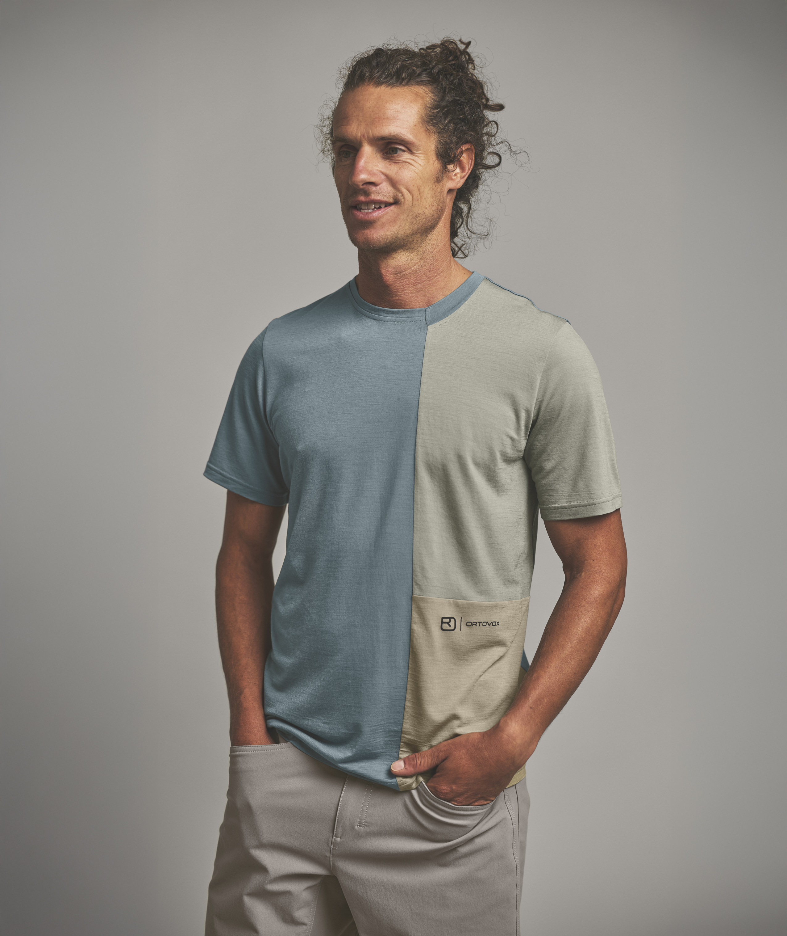 84067-150_COOL_CRACK_TS_M-D-02.jpg, tshirt, half-sleeve, color-block, blue-beige, pocket-logo